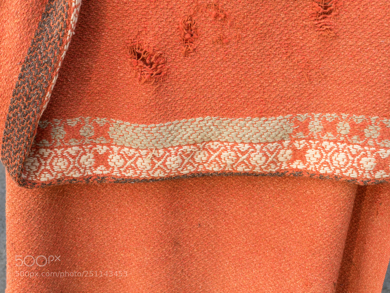 Leica D-Lux (Typ 109) sample photo. Orange old blanket closeup photography