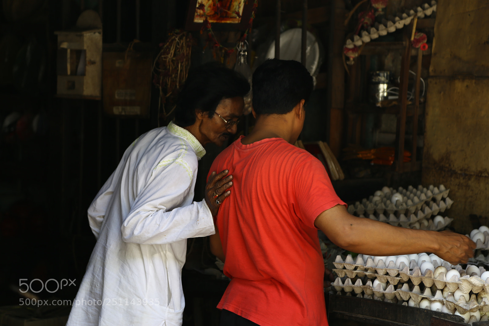 Canon EOS 6D + Canon EF 24-105mm F4L IS USM sample photo. Conversation photography