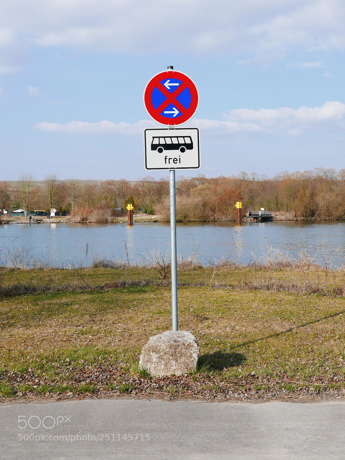 Leica D-Lux (Typ 109) sample photo. No parking traffic sign photography