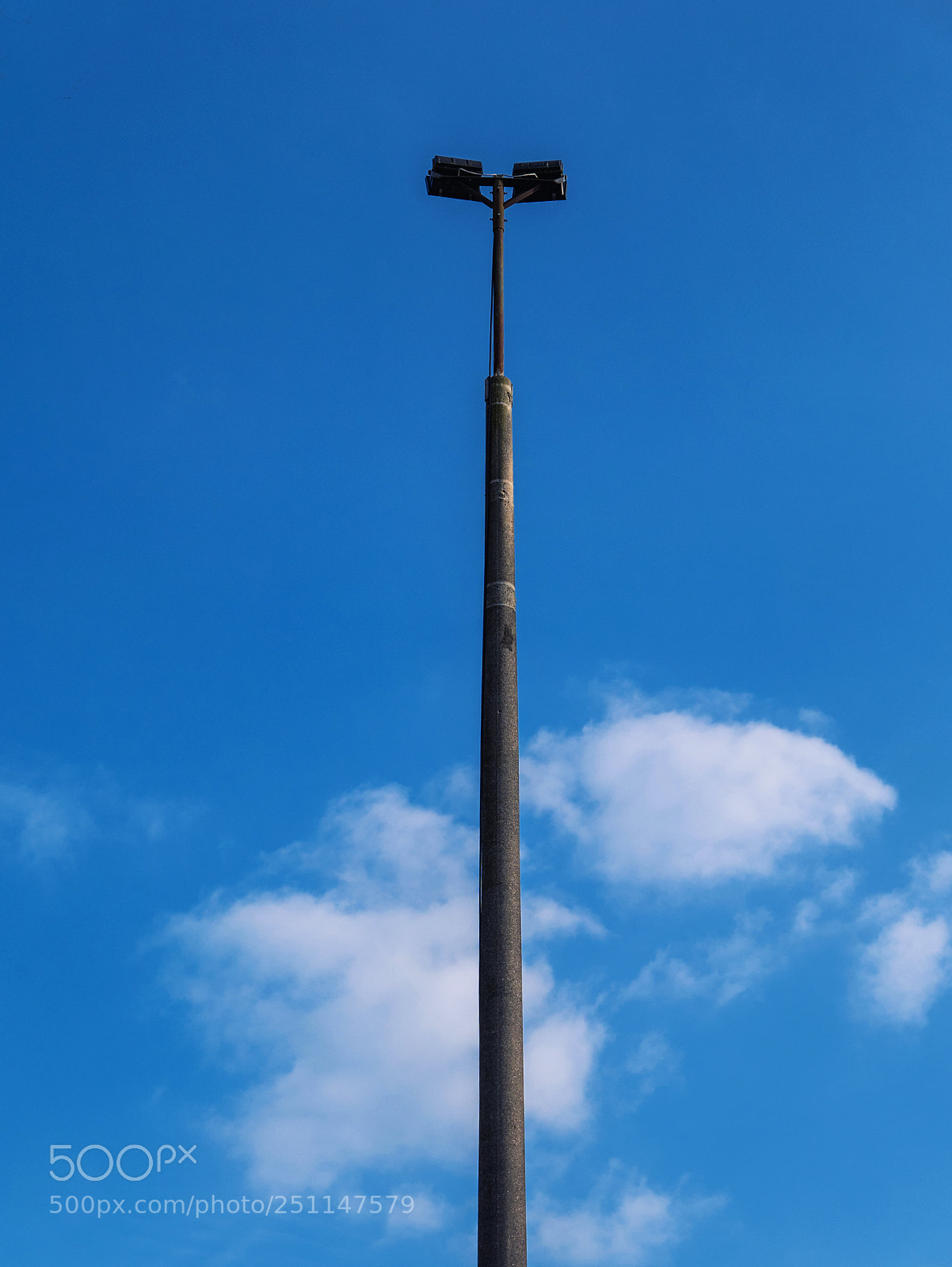 Leica D-Lux (Typ 109) sample photo. Iron lamp post in photography