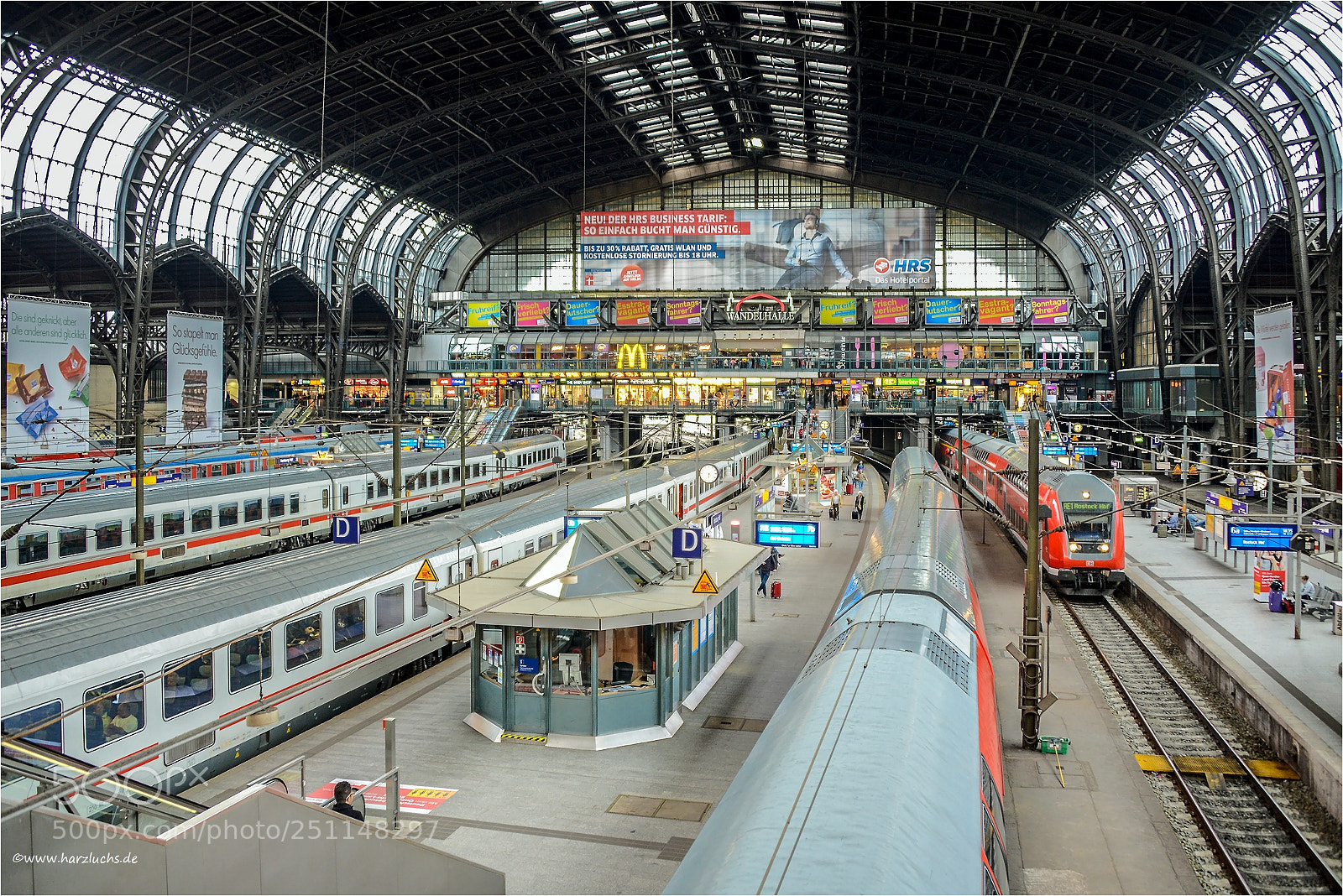 Nikon D800 sample photo. Hamburg hauptbahnhof photography