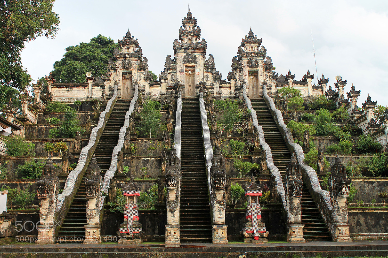 Canon EOS 1100D (EOS Rebel T3 / EOS Kiss X50) sample photo. Ancient temple in bali. photography