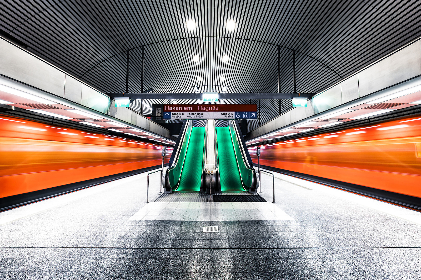 Canon EOS 6D Mark II sample photo. Hakaniemi metro photography