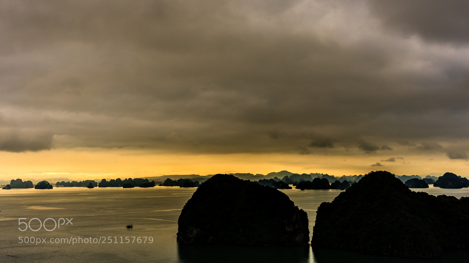Canon EOS-1Ds Mark III sample photo. Ha long bay photography