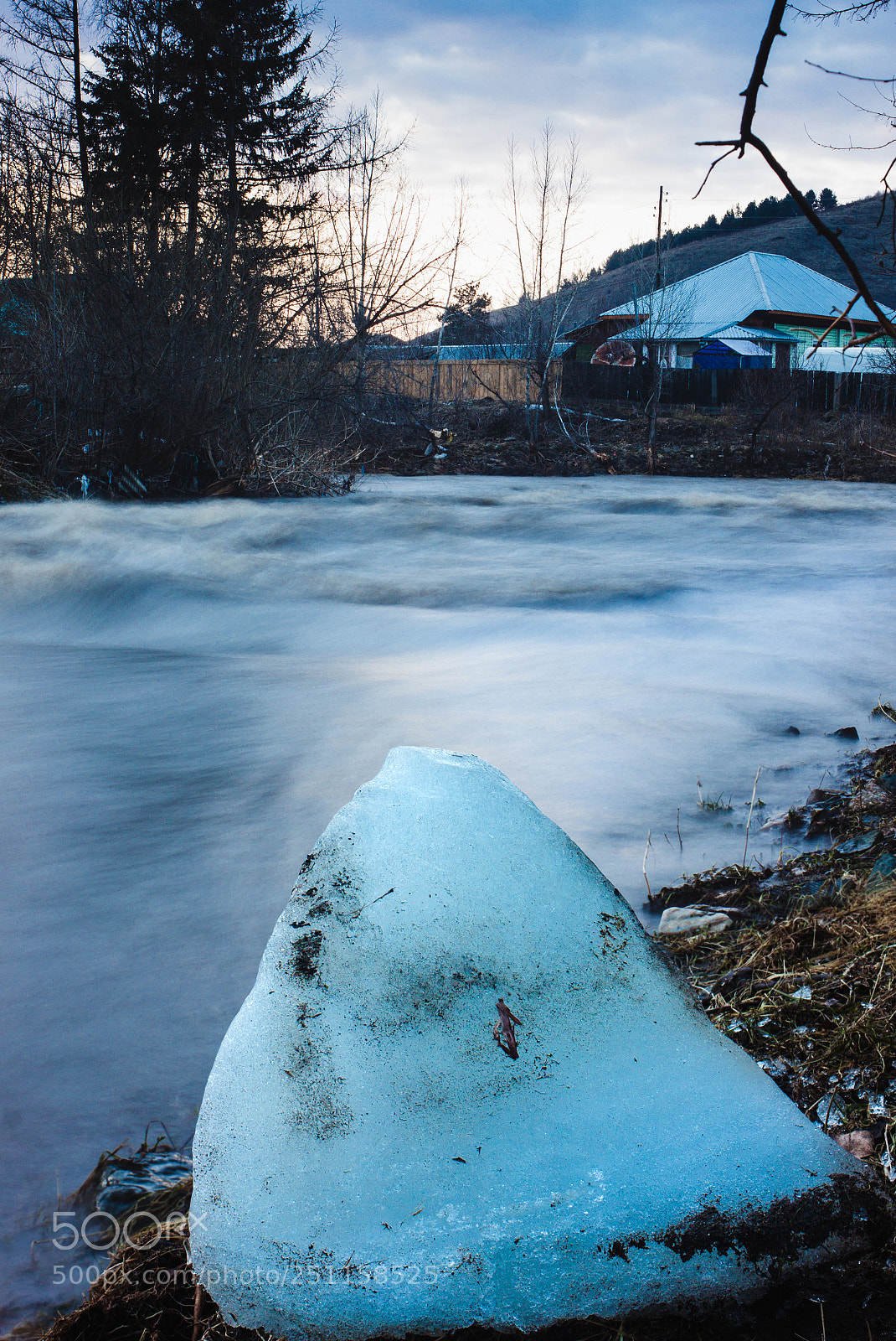 Canon EOS 500D (EOS Rebel T1i / EOS Kiss X3) sample photo. River and ice photography