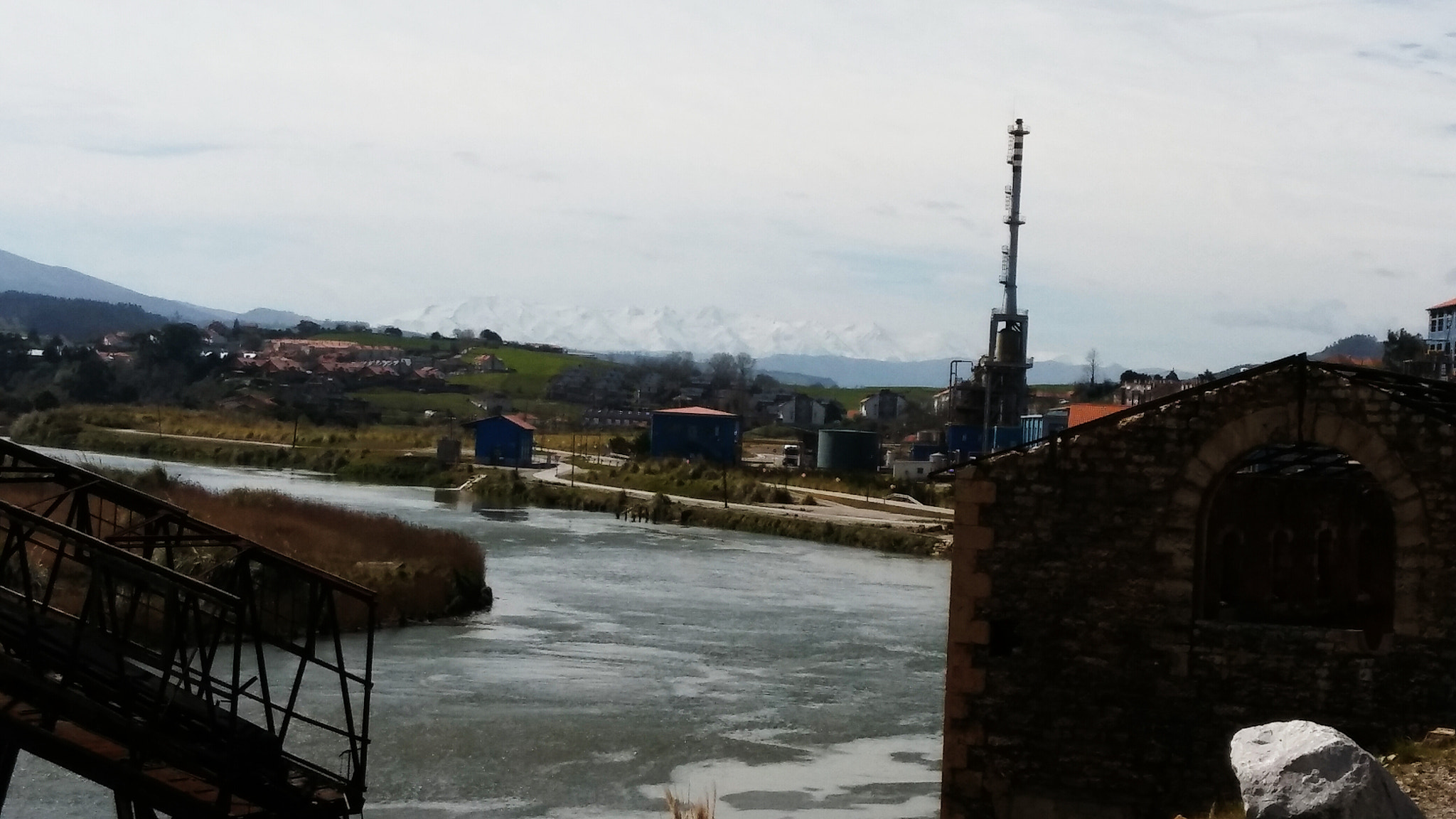 LG K10 sample photo. The river photography
