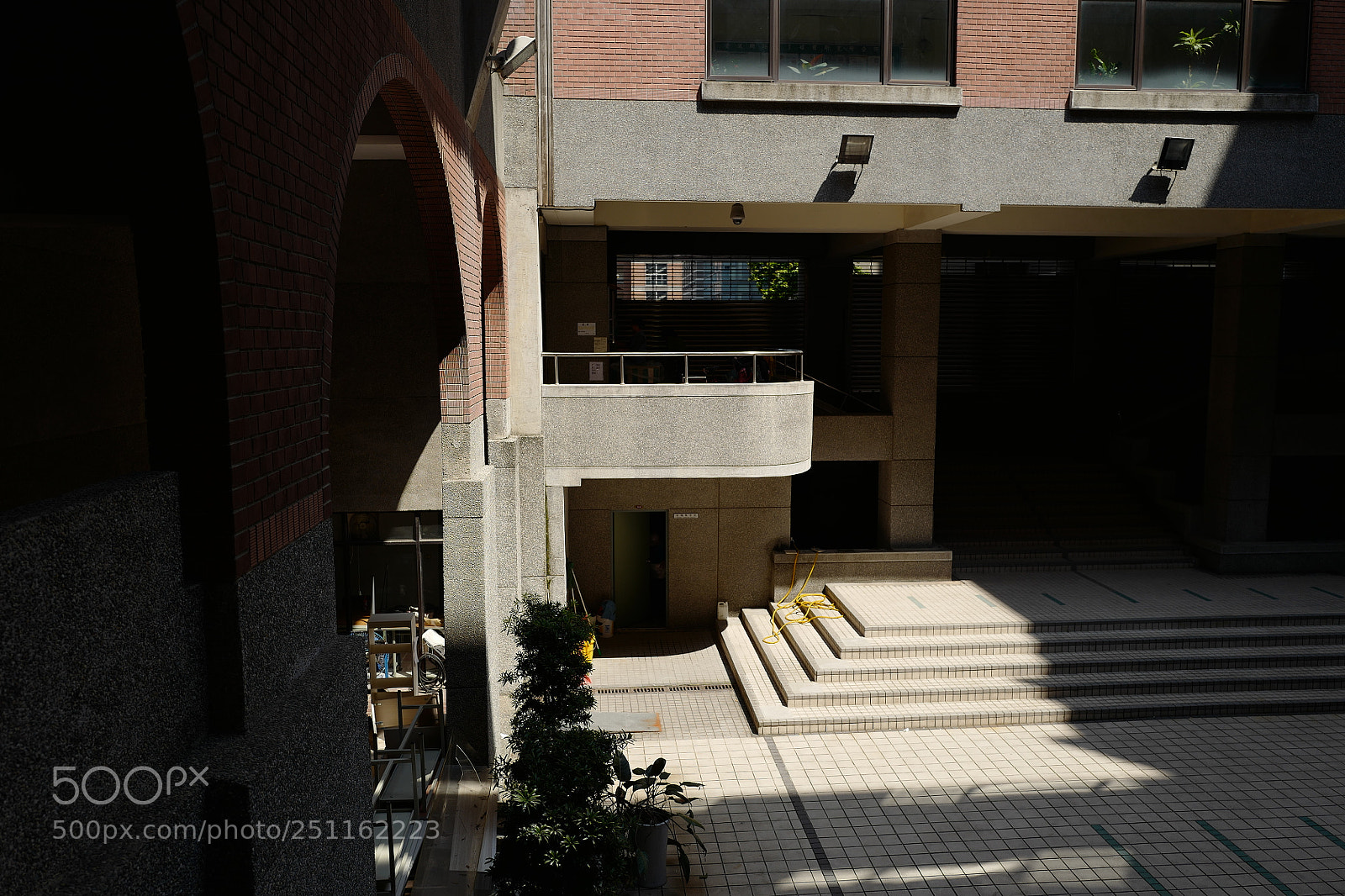 Leica Q (Typ 116) sample photo. 迷宮的建築 photography