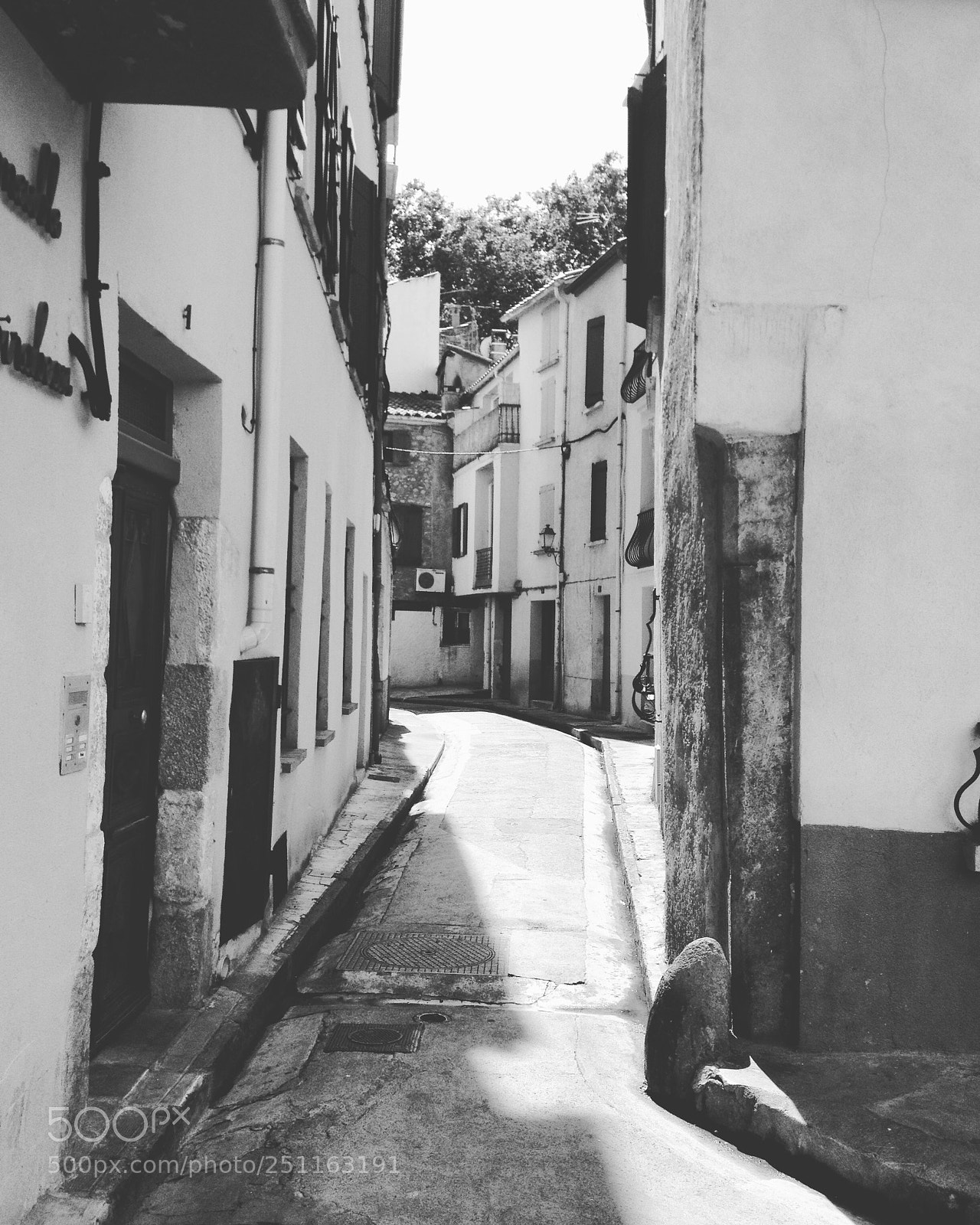 Apple iPhone 4S sample photo. Tight streets of c photography