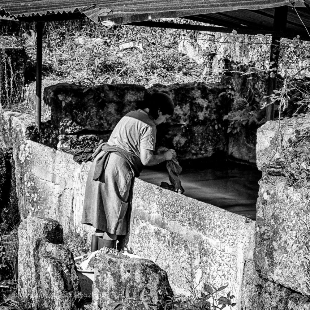 Canon EOS 600D (Rebel EOS T3i / EOS Kiss X5) sample photo. Washerwoman photography