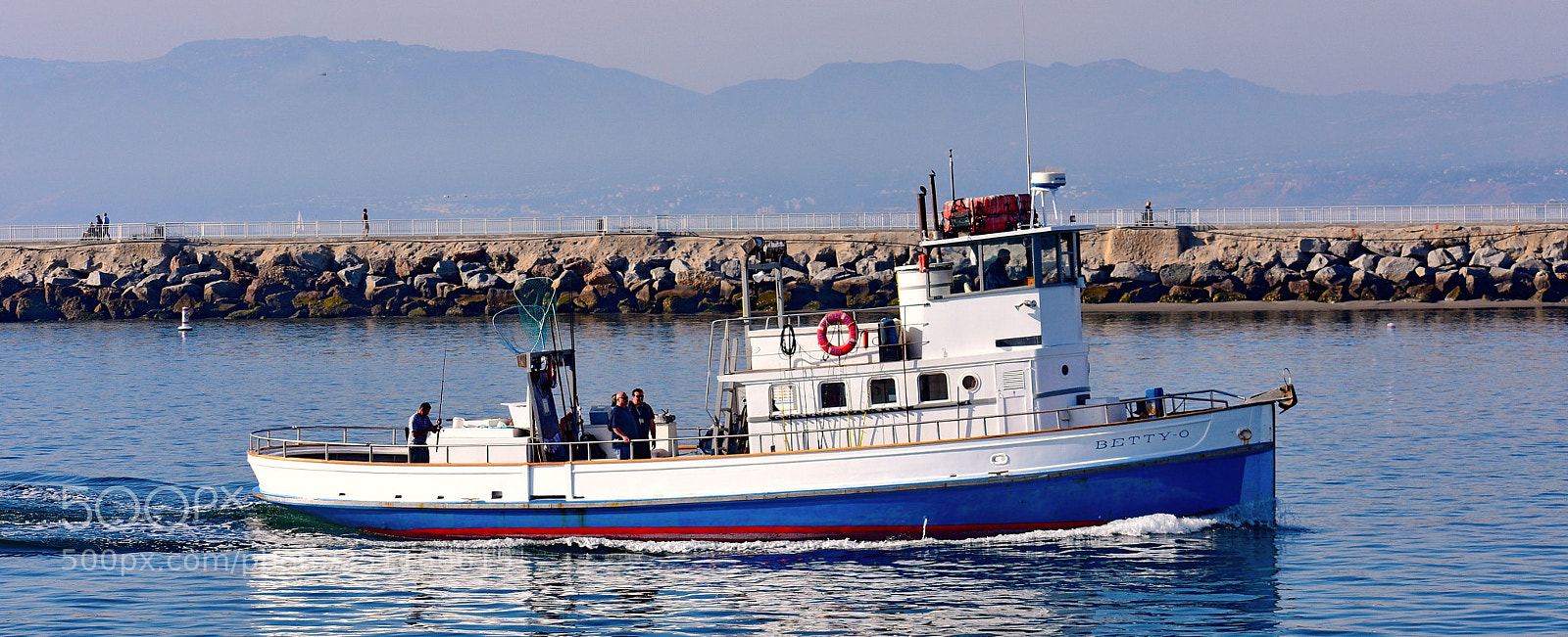 Nikon D7200 sample photo. Fishing boat heading out photography