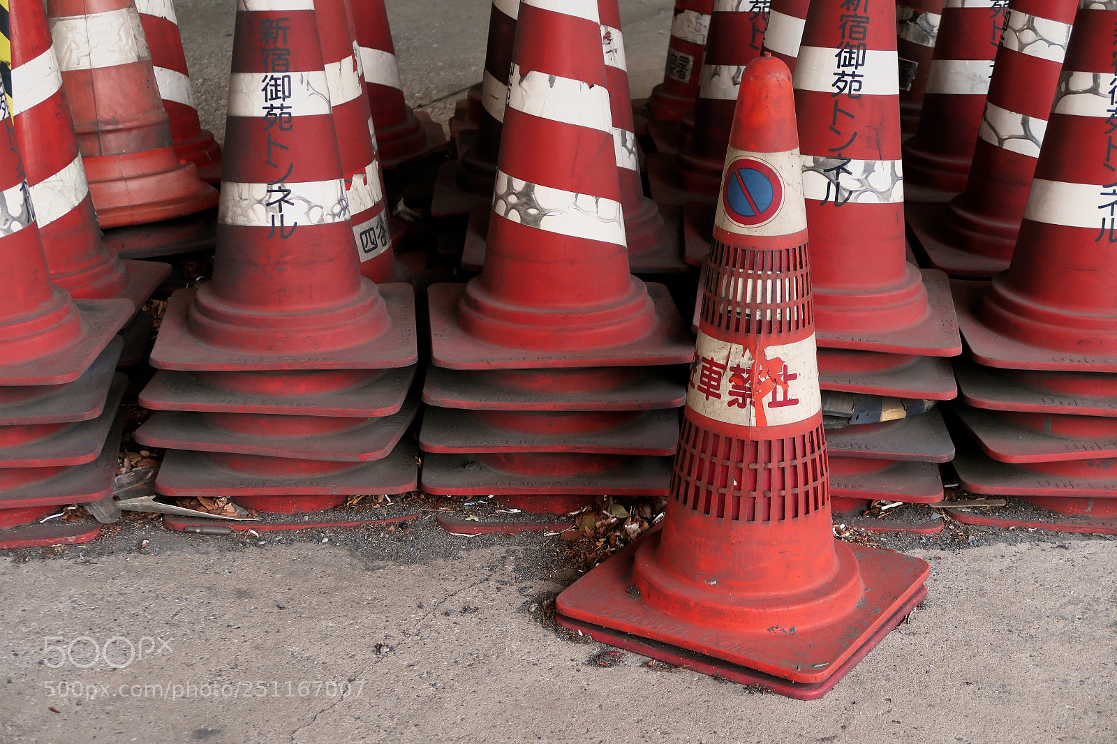 Canon PowerShot G7 X Mark II sample photo. Foreign traffic cones photography