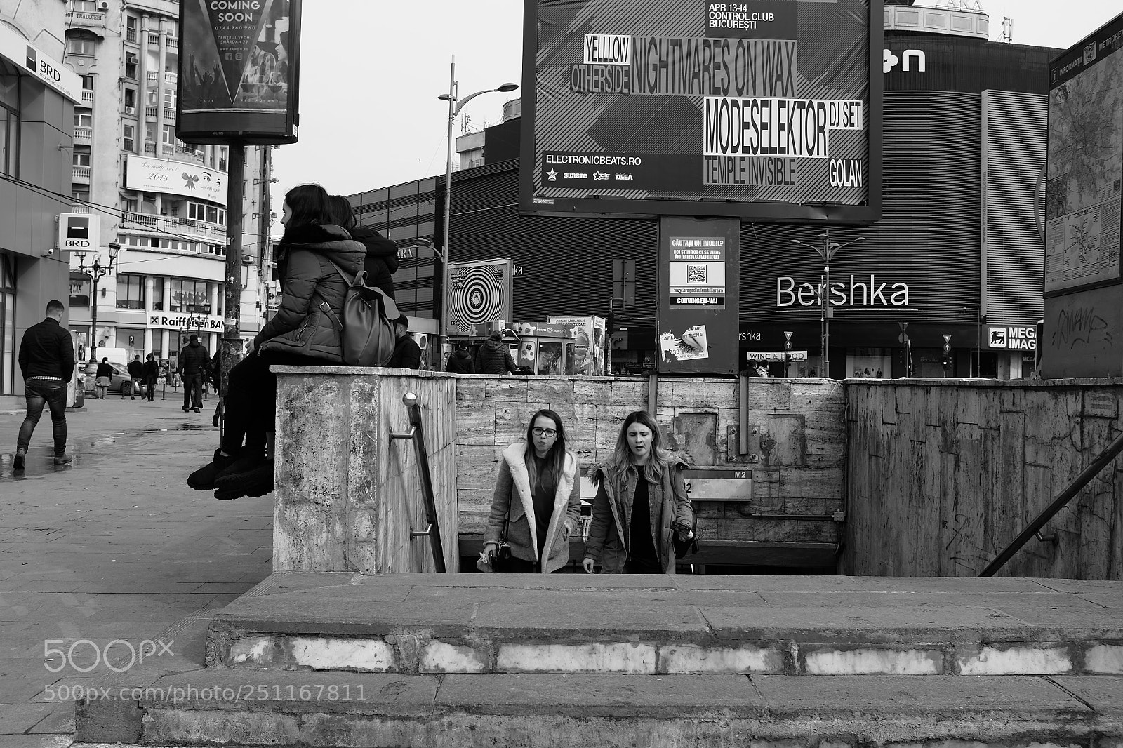 Fujifilm X100S sample photo. Pairs of friends photography