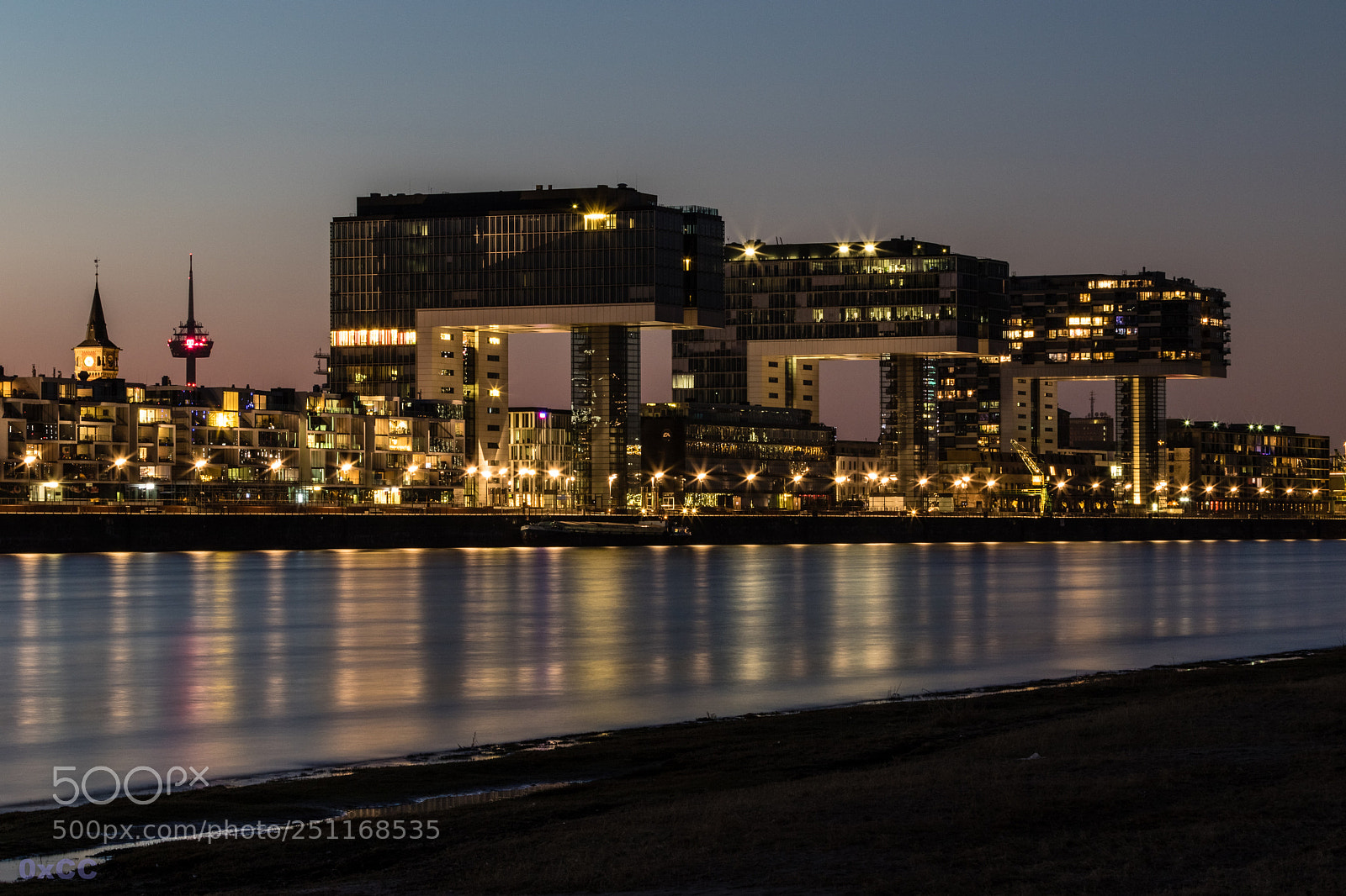 Canon EOS 7D Mark II sample photo. Blue hour cologne photography