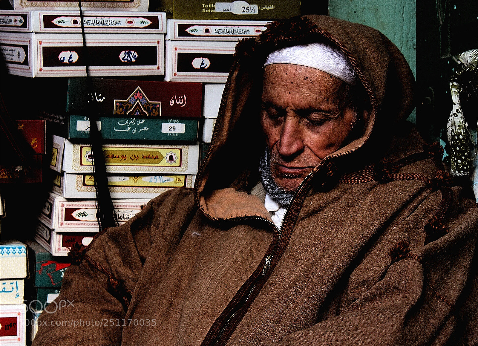 Canon EOS 500D (EOS Rebel T1i / EOS Kiss X3) sample photo. Old man sleeping photography