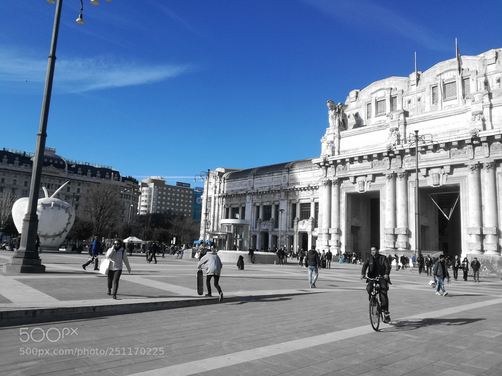 HUAWEI P9 LITE sample photo. Stazione centrale-milano photography
