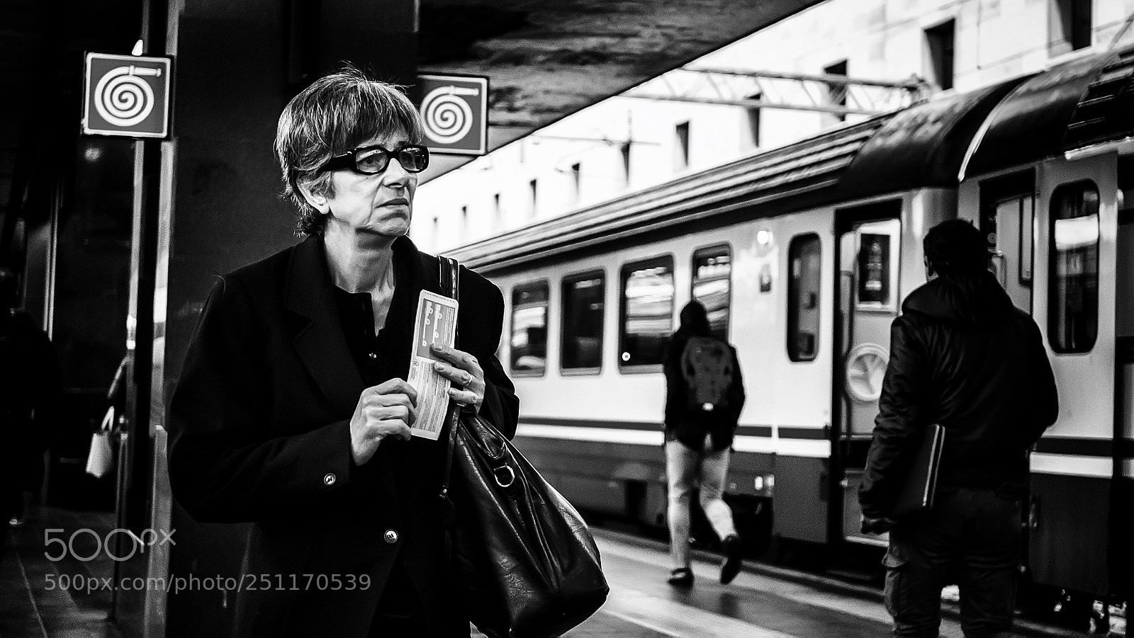 Olympus OM-D E-M10 II sample photo. Railway station #643 photography