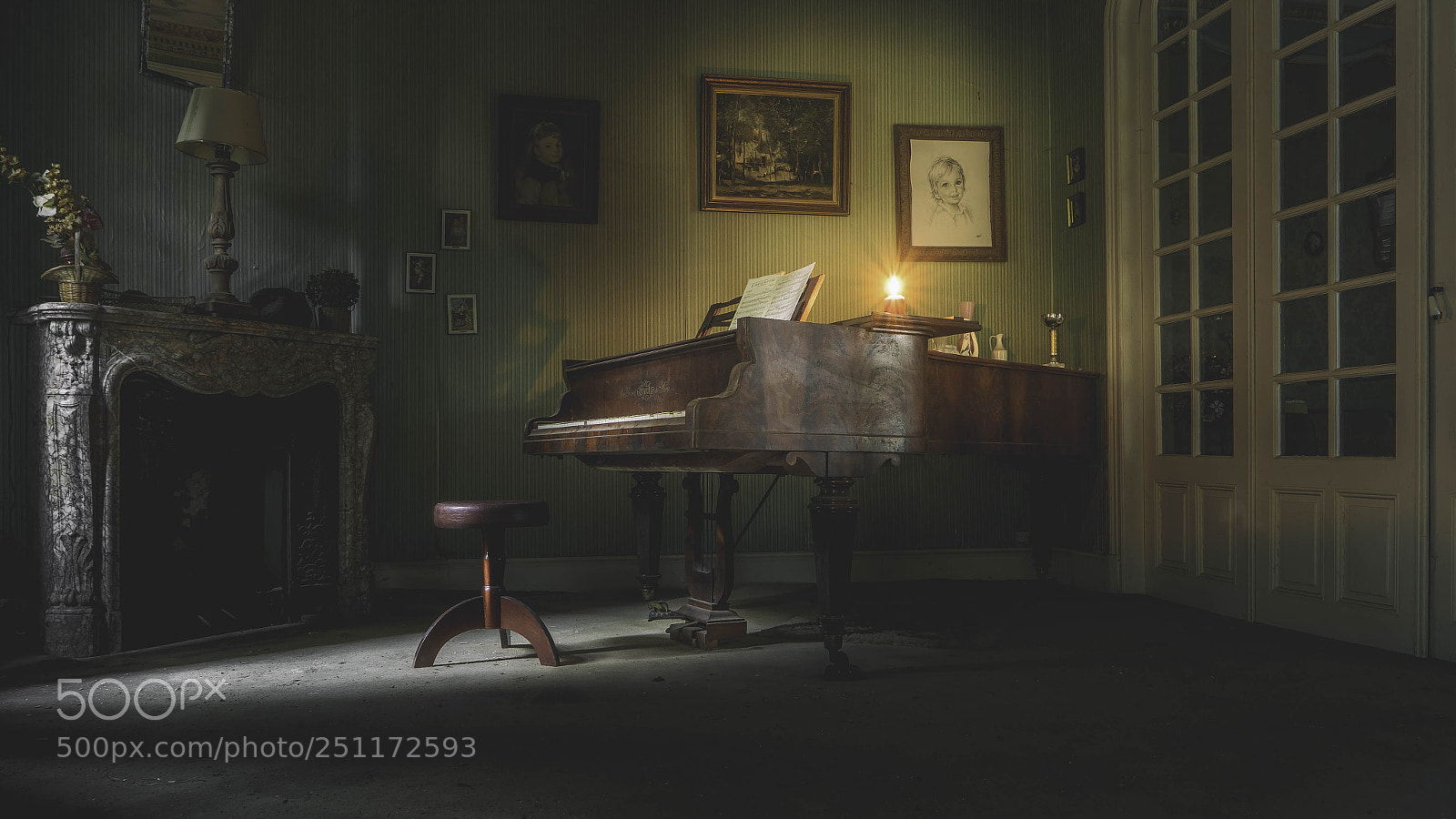 Samsung NX3000 sample photo. Piano elegant photography