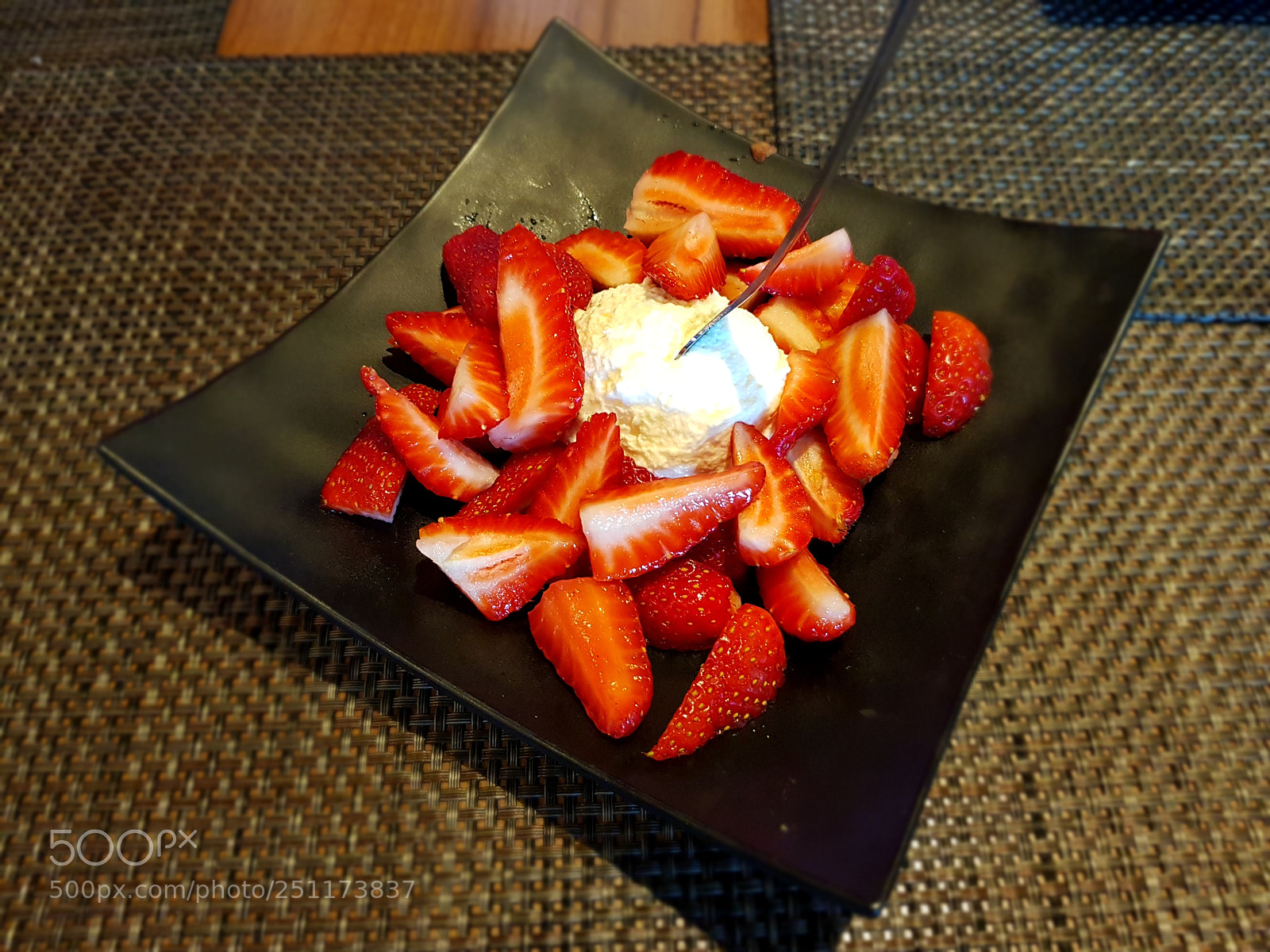 Samsung Galaxy S8+ sample photo. Strawberries with mascarpone photography