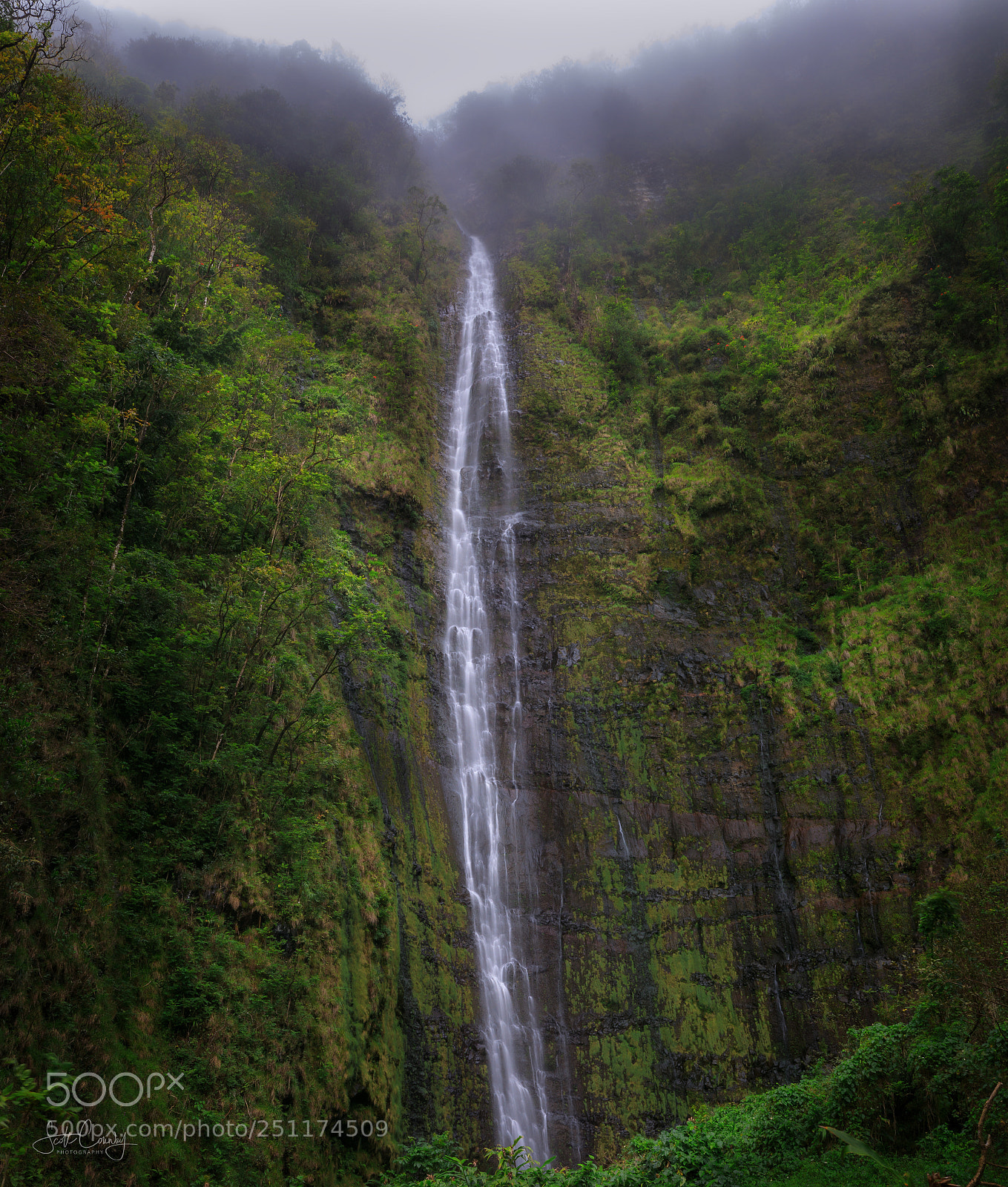 Canon EOS 5D Mark IV sample photo. Waimoku falls photography
