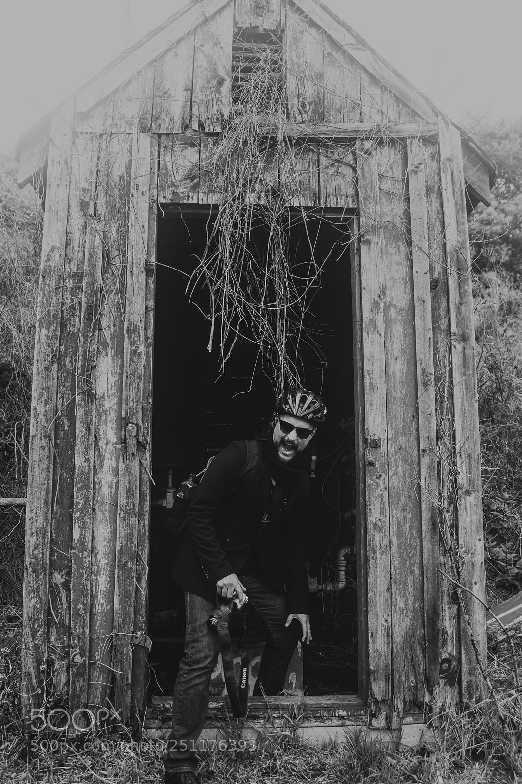 Sony ILCA-77M2 sample photo. Scary shed photography
