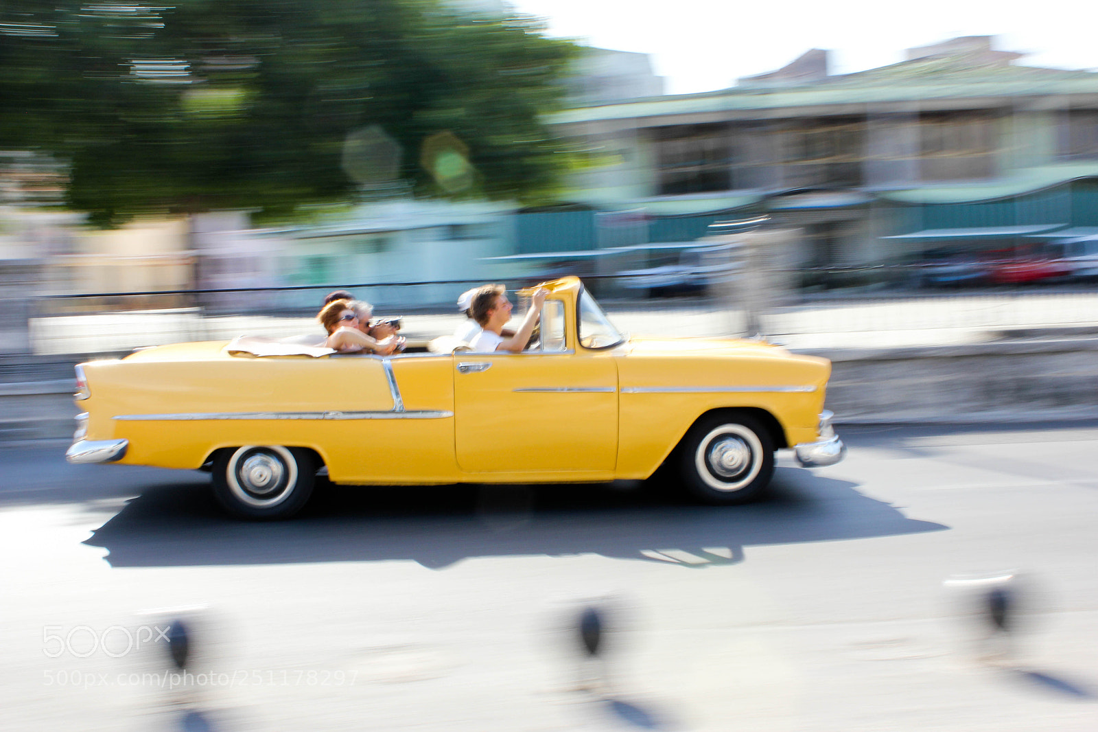 Canon EOS 550D (EOS Rebel T2i / EOS Kiss X4) sample photo. Cuban road trip photography