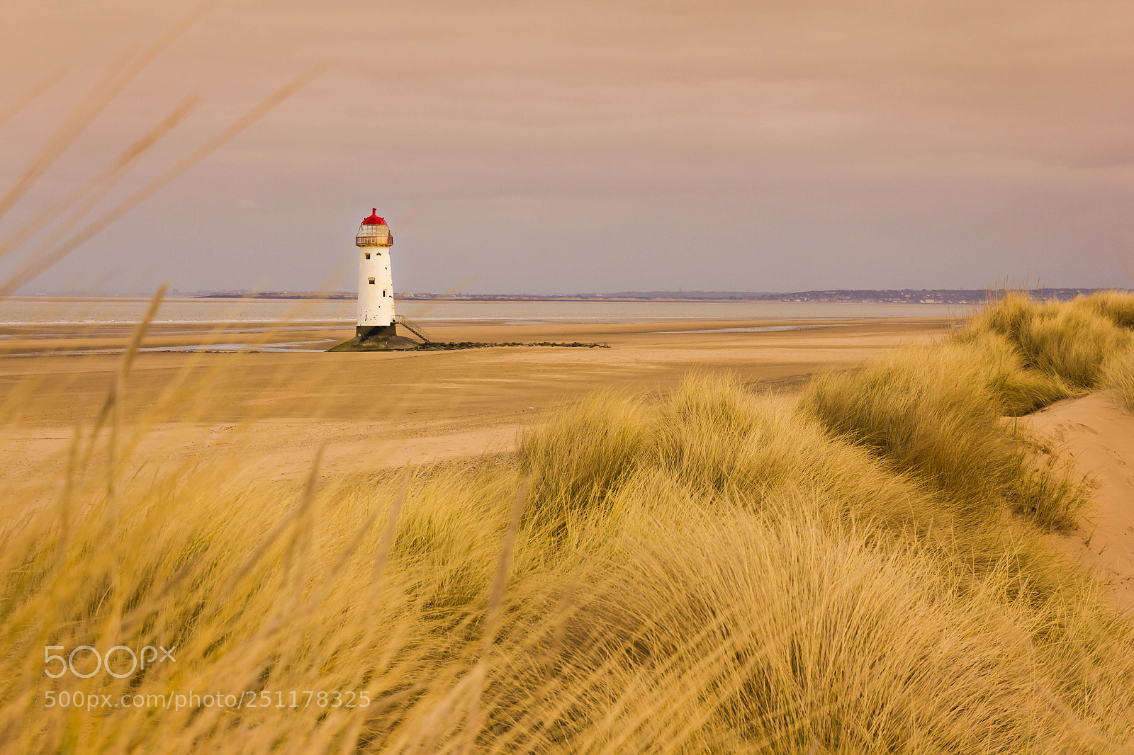 Canon EOS 60D sample photo. Talacre lighthouse - north photography