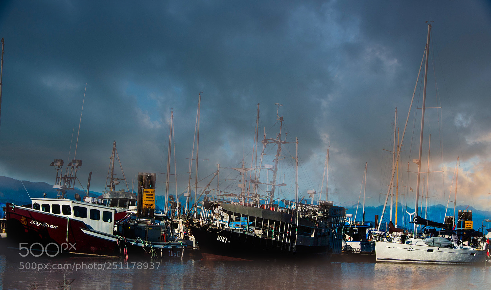 Pentax K200D sample photo. Sea cloud marina photography