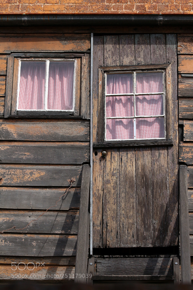Canon EOS 700D (EOS Rebel T5i / EOS Kiss X7i) sample photo. No one's home photography
