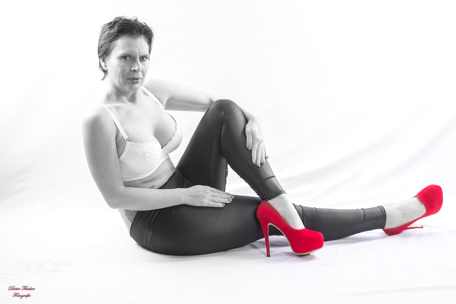 Sony SLT-A99V sample photo. Red shoes photography