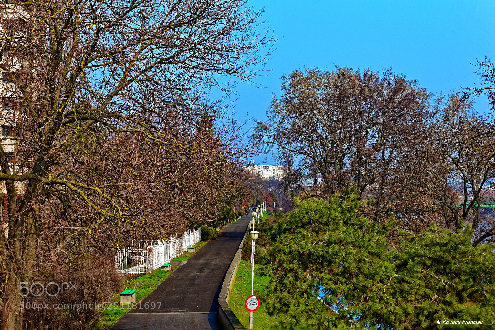 Canon EOS 5D Mark II sample photo. River cliff photography