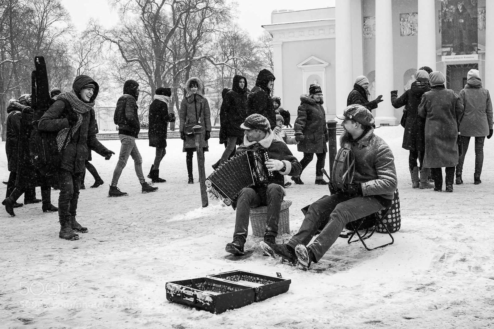 Canon EOS 7D sample photo. Street musicians photography