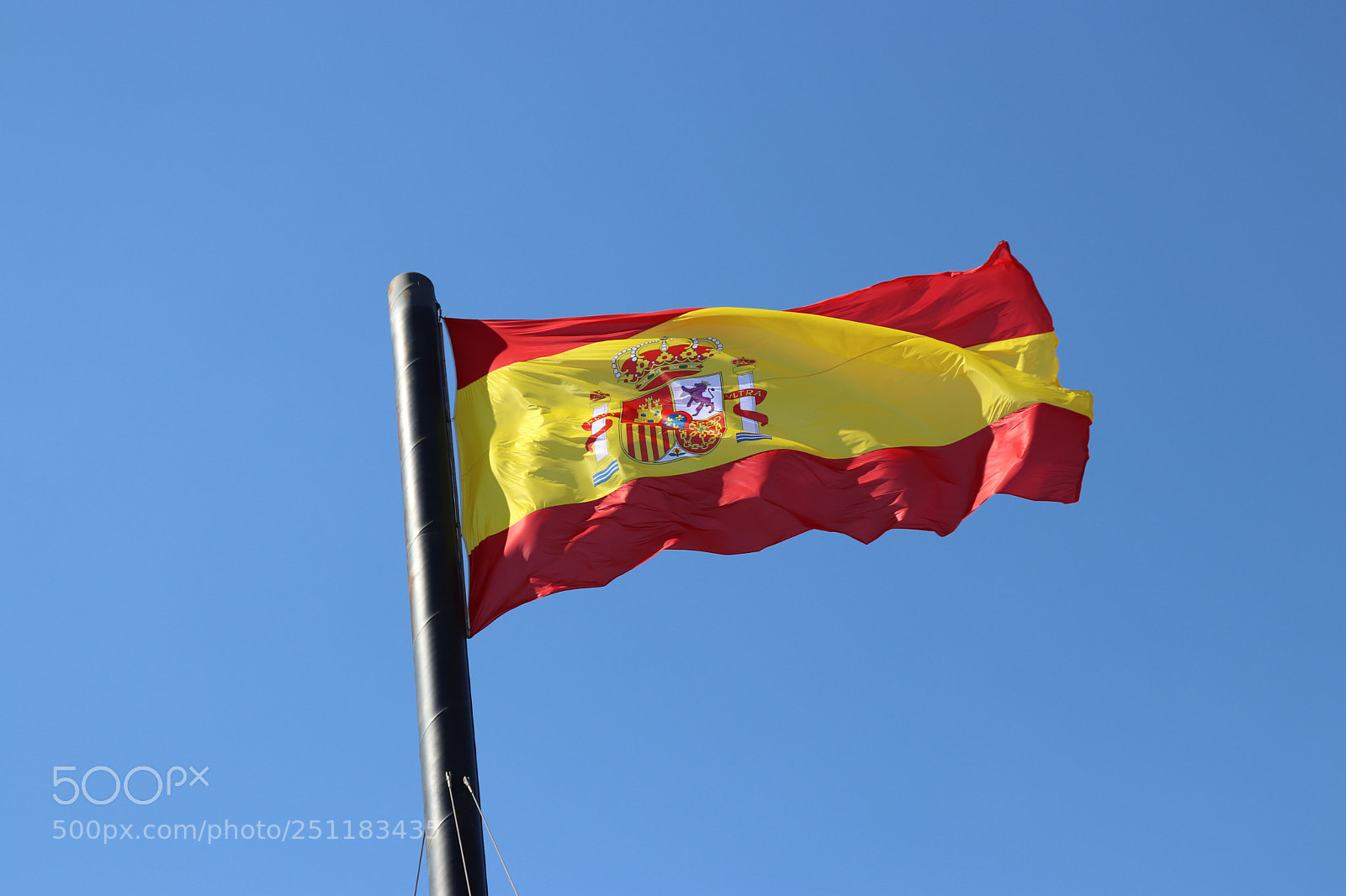 Canon EOS 800D (EOS Rebel T7i / EOS Kiss X9i) sample photo. Spain flag in the photography