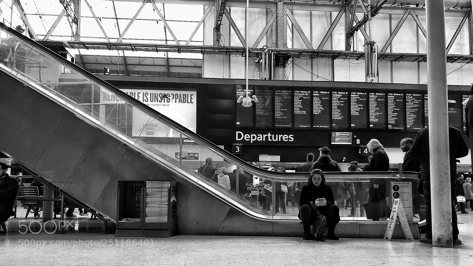 Apple iPhone 8 Plus sample photo. Departures photography