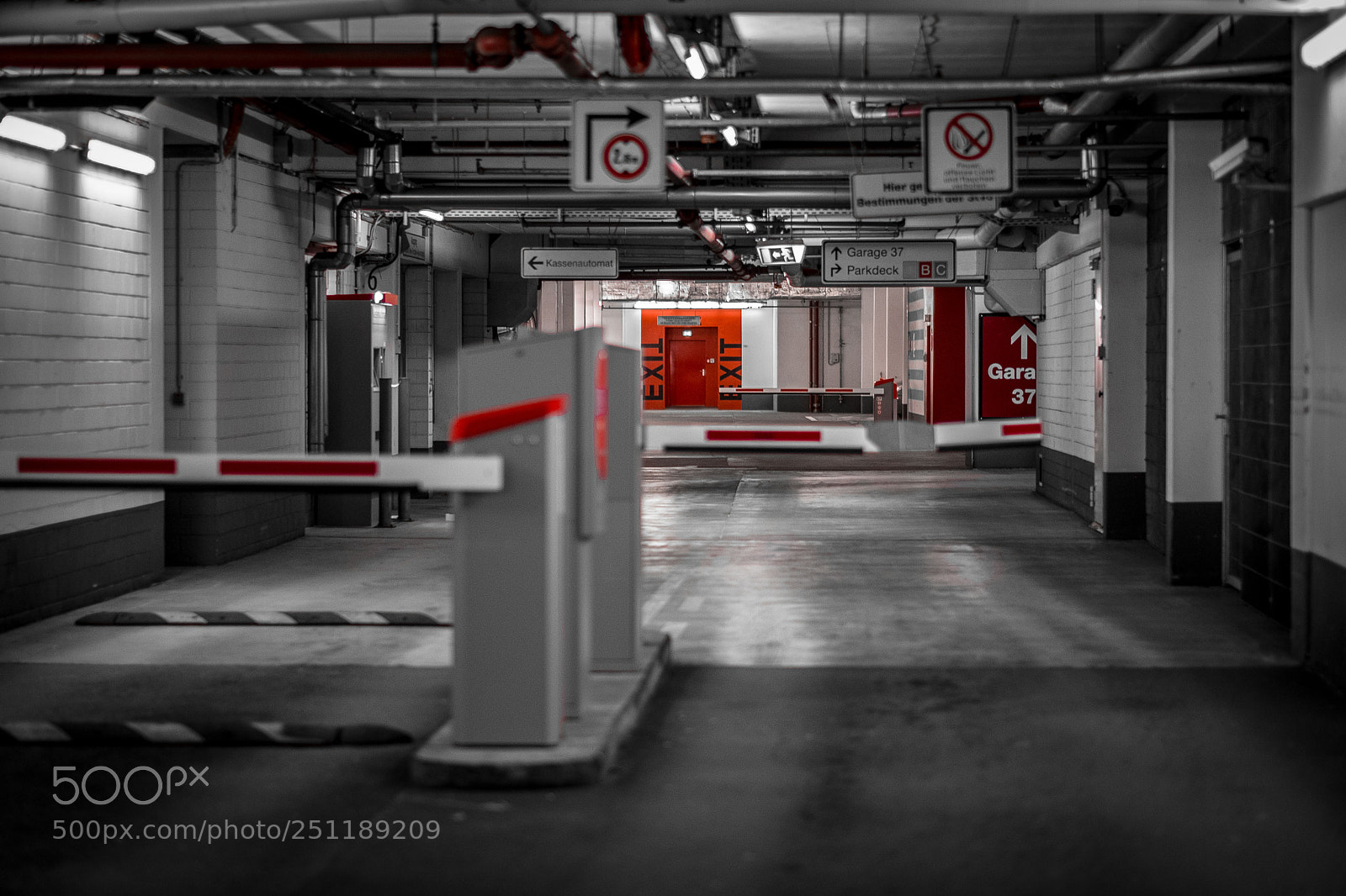 Fujifilm X-T20 sample photo. Last exit tiefgarage photography