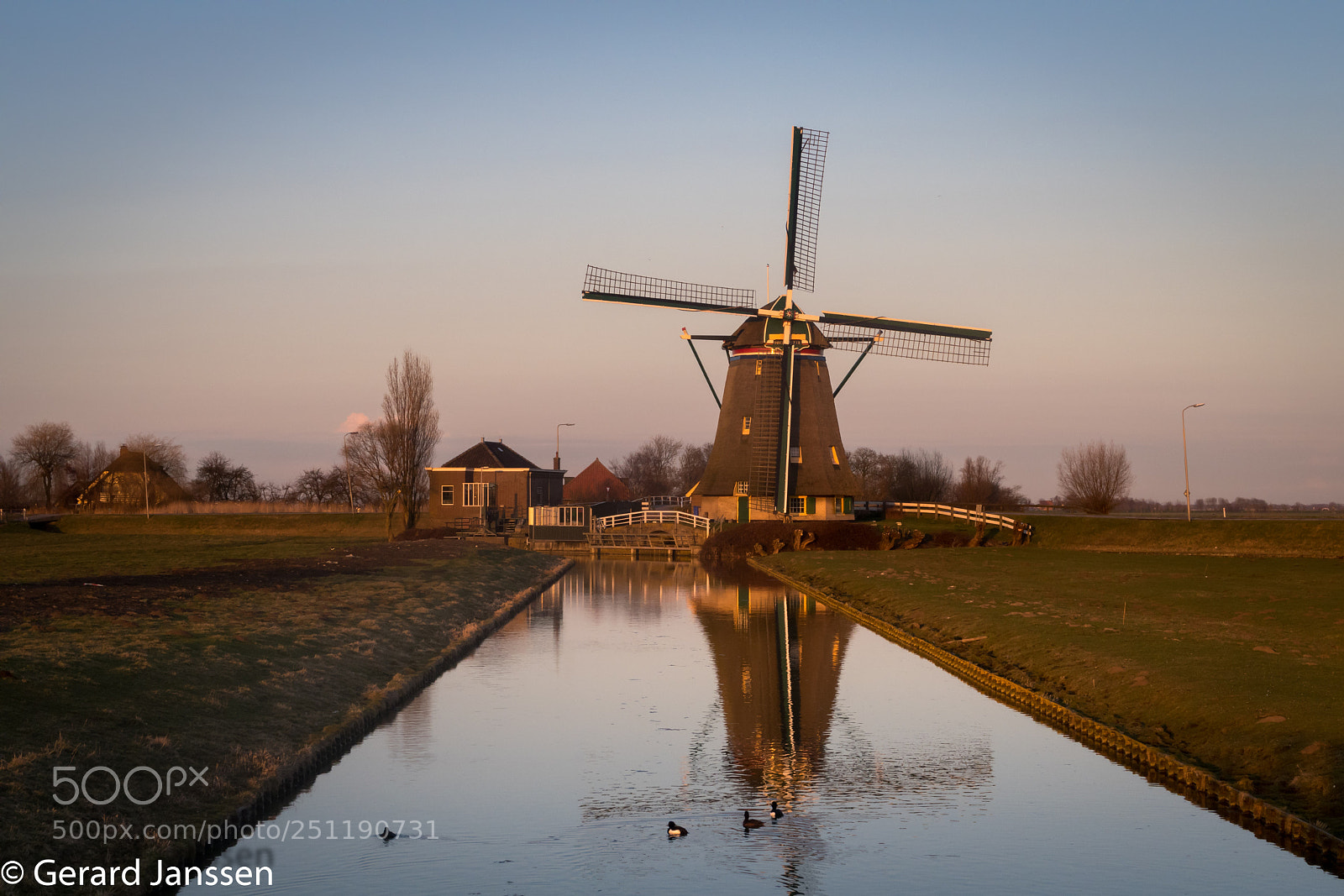 Canon PowerShot G7 X Mark II sample photo. Windmill photography