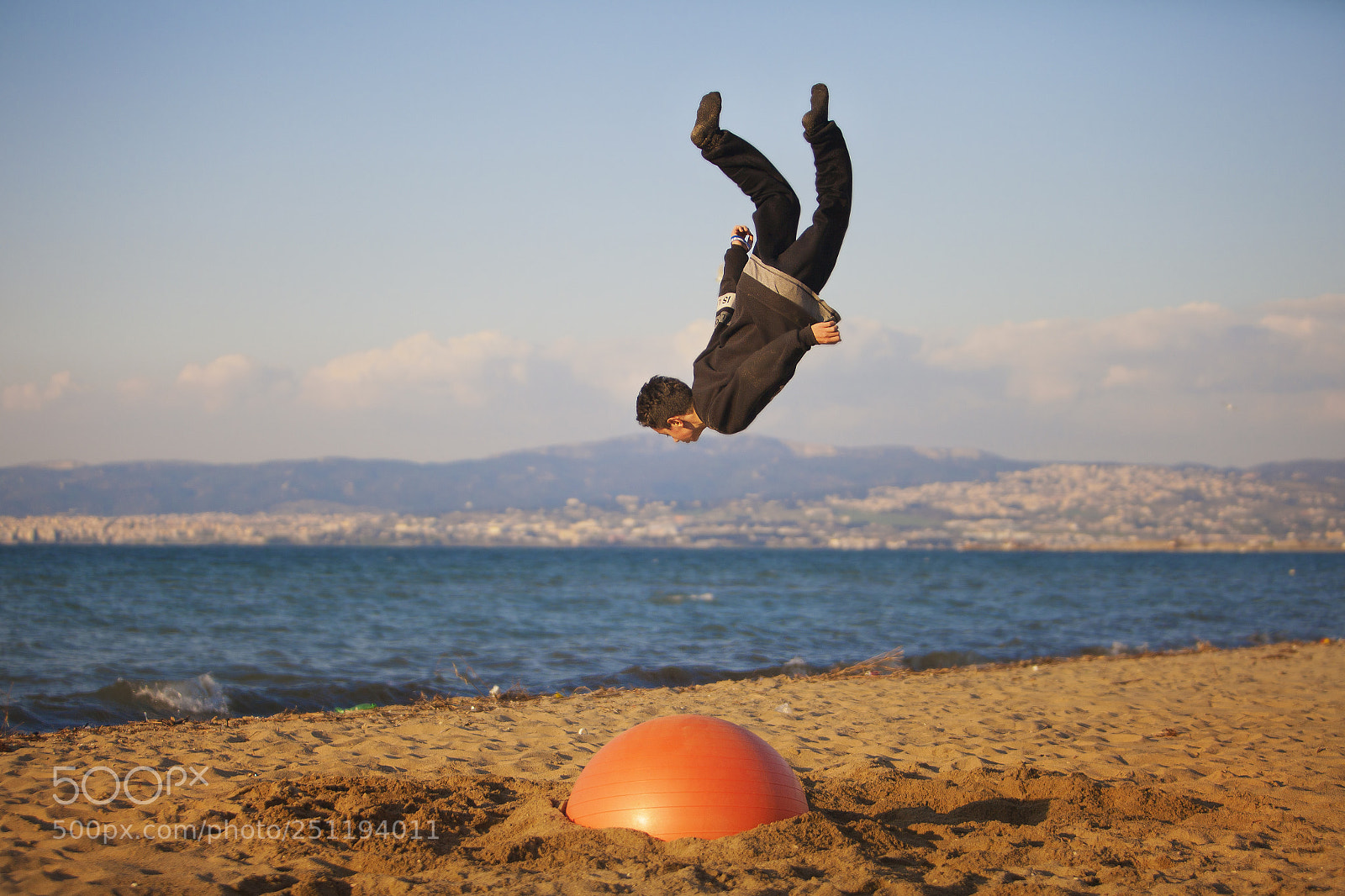 Canon EOS 5D Mark II sample photo. Flight time photography