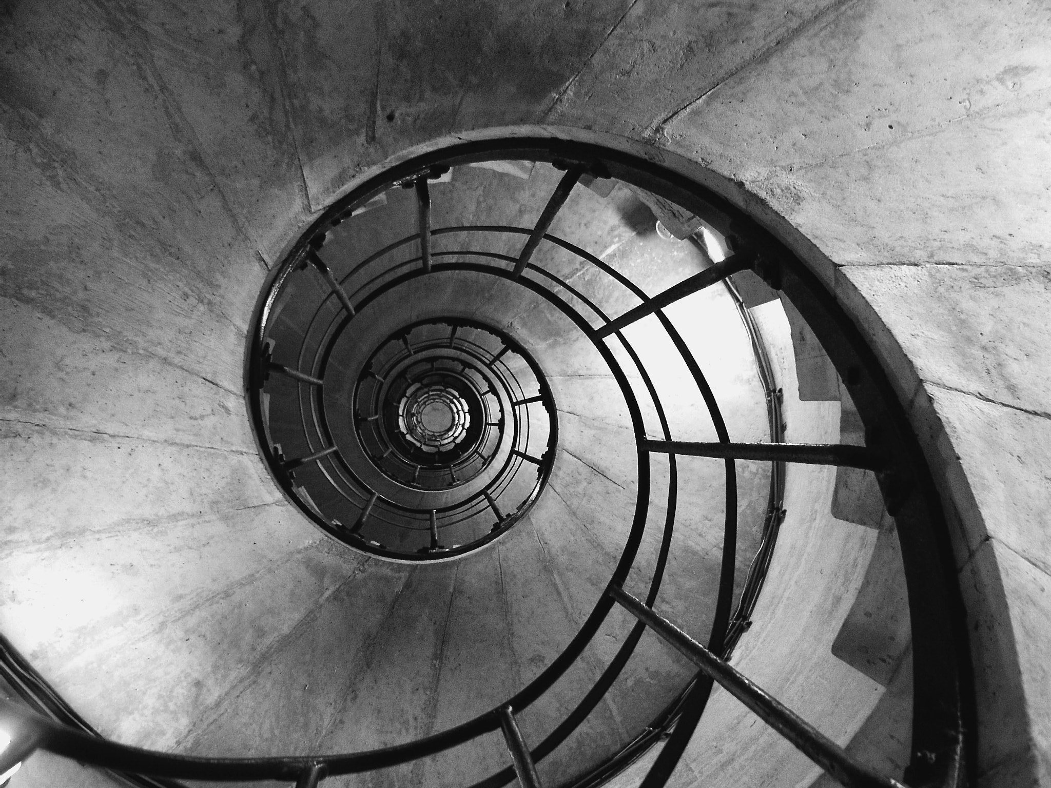 Olympus C5050Z sample photo. Stairs, arc de triomphe photography