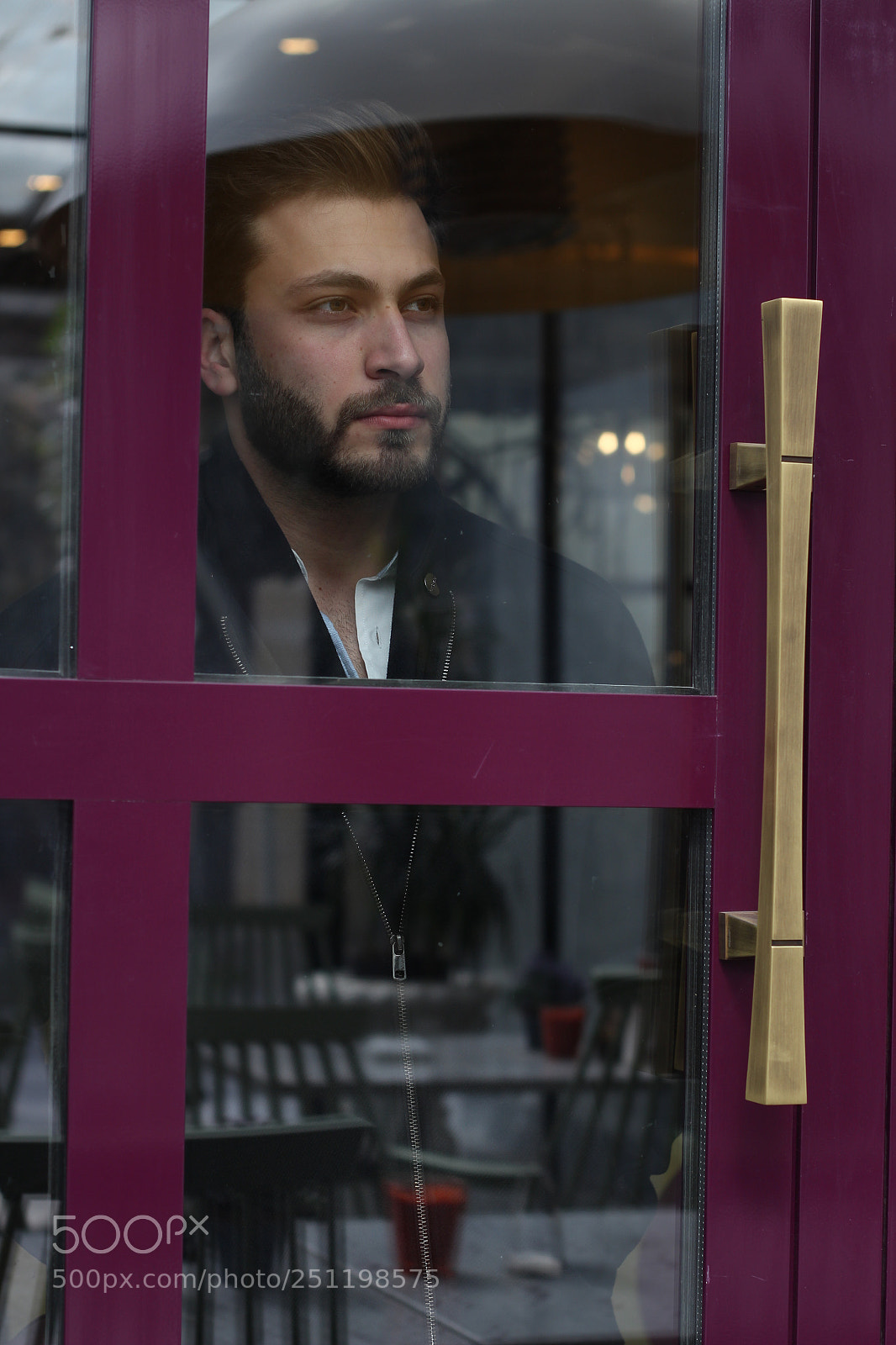 Canon EOS 700D (EOS Rebel T5i / EOS Kiss X7i) sample photo. Behind the glass photography