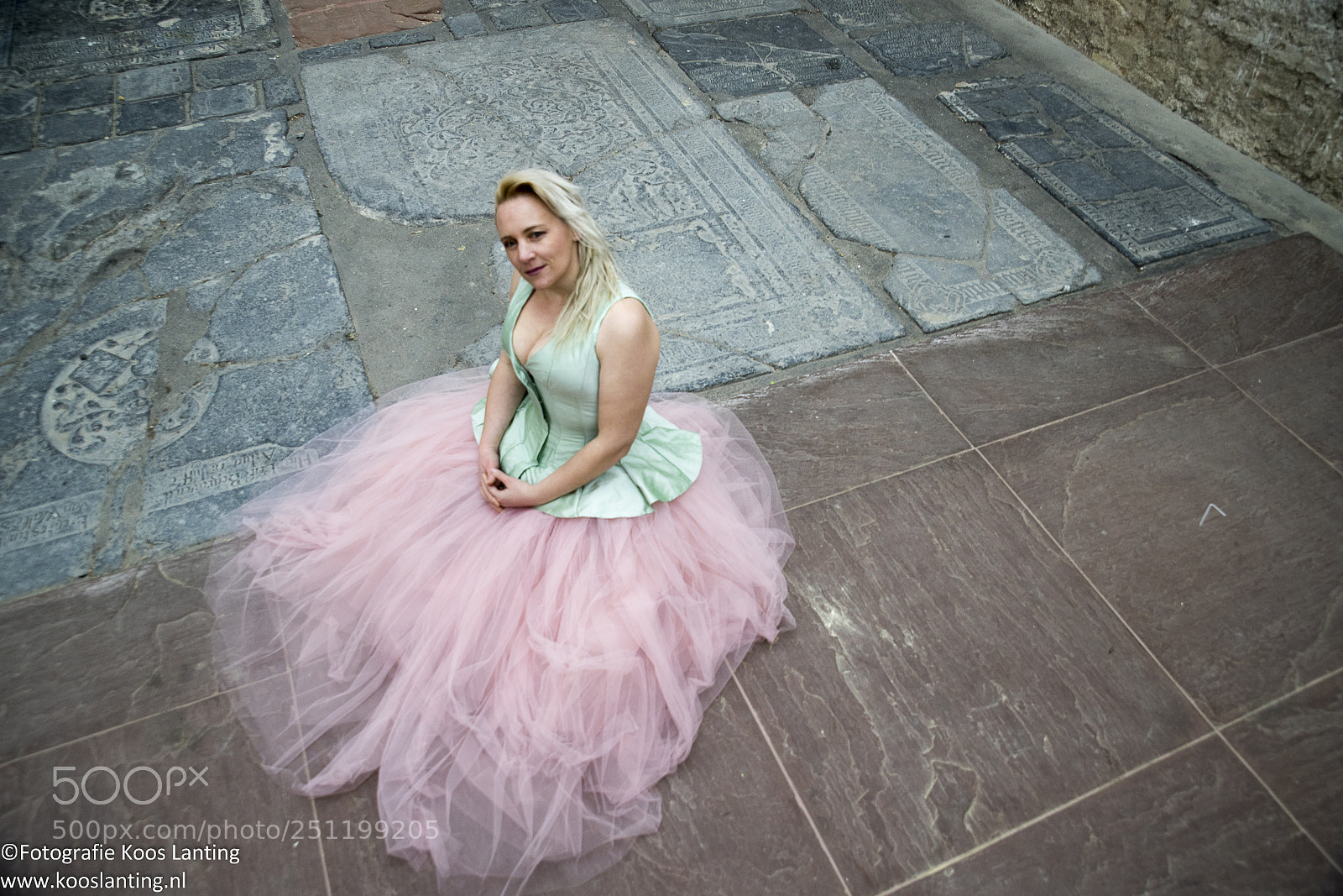 Canon EOS-1D X Mark II sample photo. Model in kerk photography
