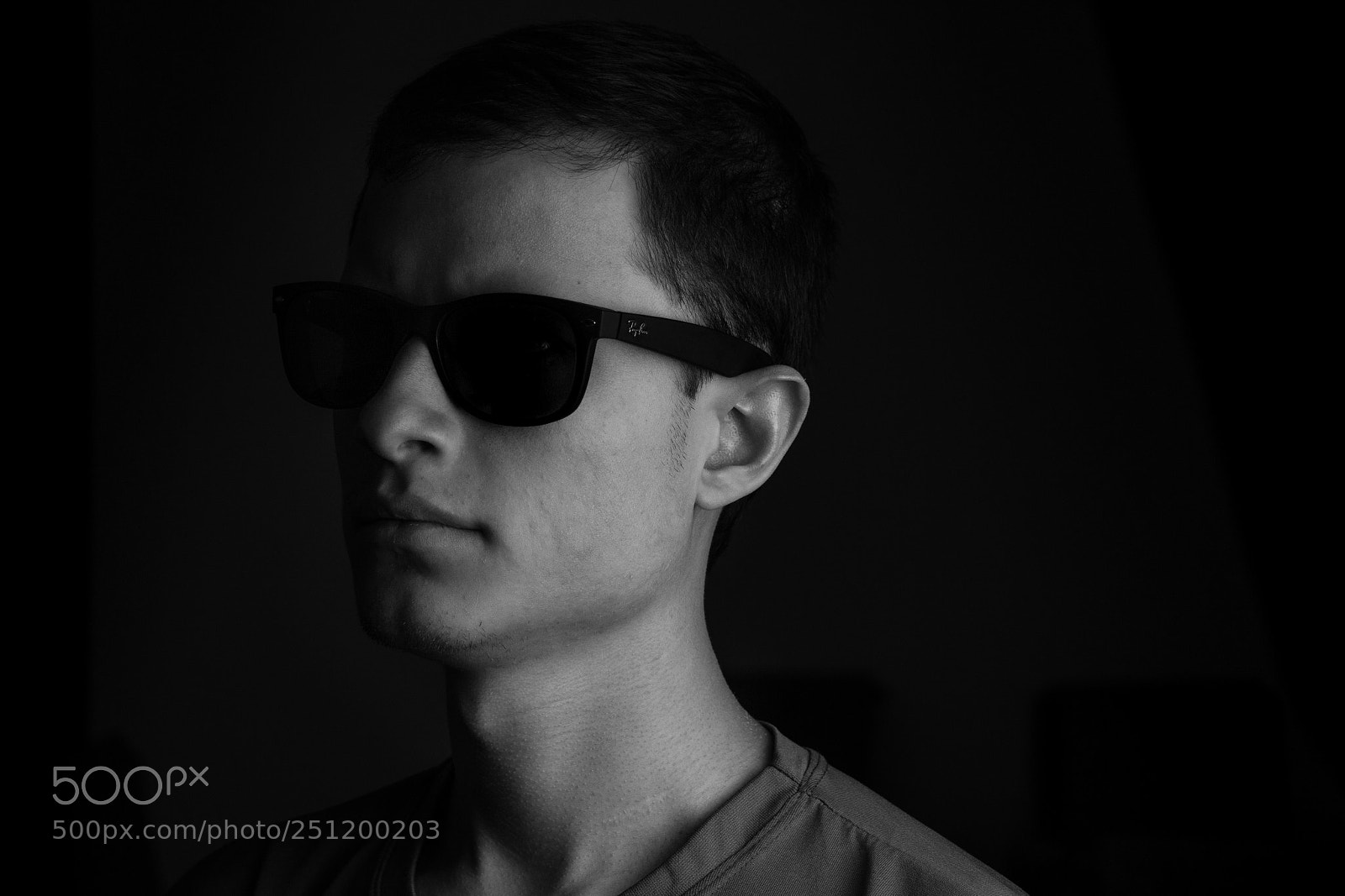 Canon EOS 100D (EOS Rebel SL1 / EOS Kiss X7) sample photo. Sunglasses photography