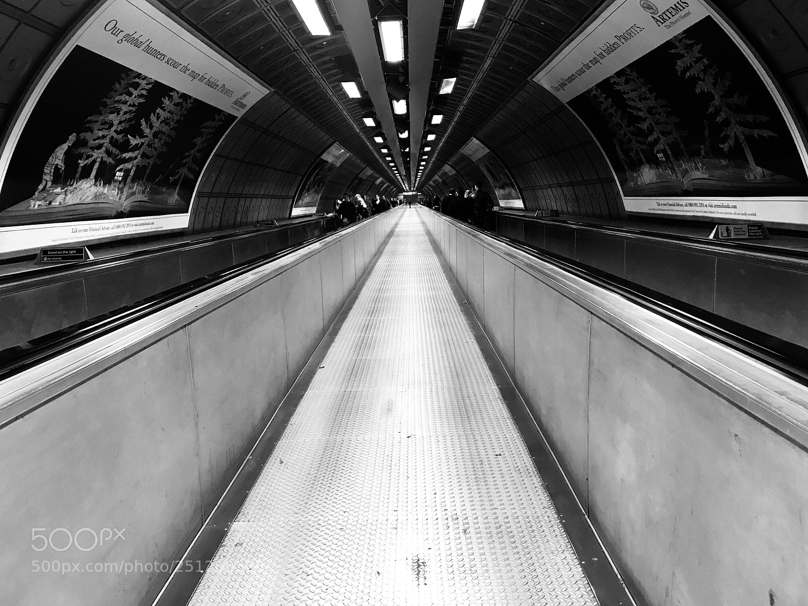 Apple iPhone 7 Plus sample photo. Tube station photography