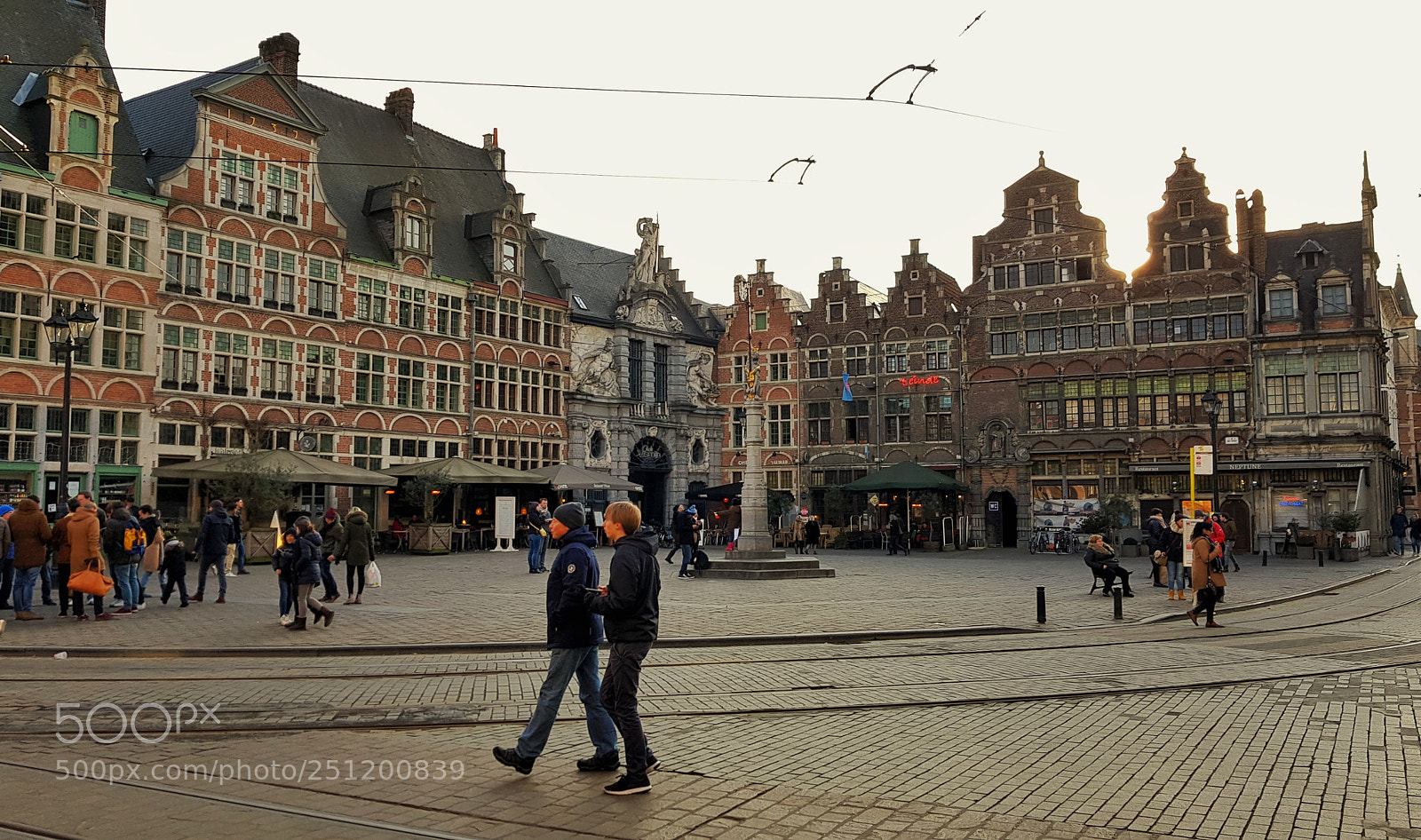 Samsung Galaxy S8 sample photo. Fish market square photography