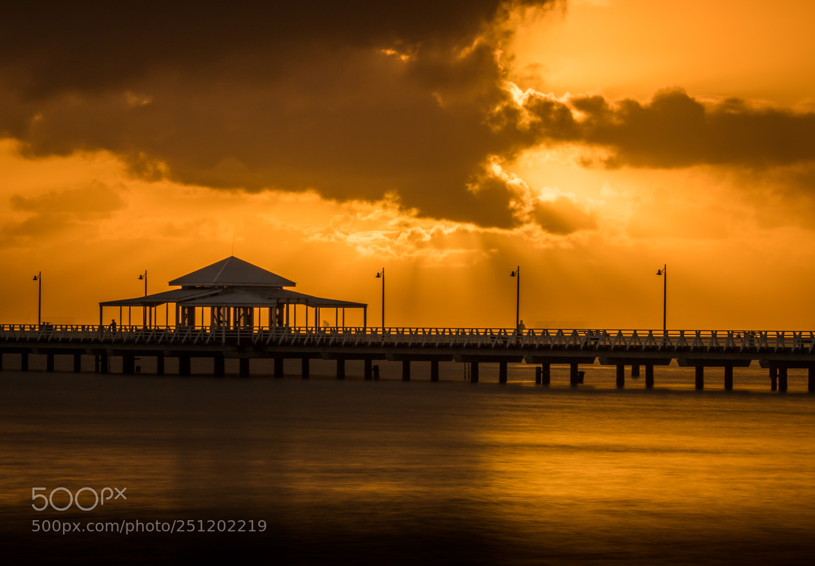 Olympus OM-D E-M1 Mark II sample photo. Sunrise behind the pier photography