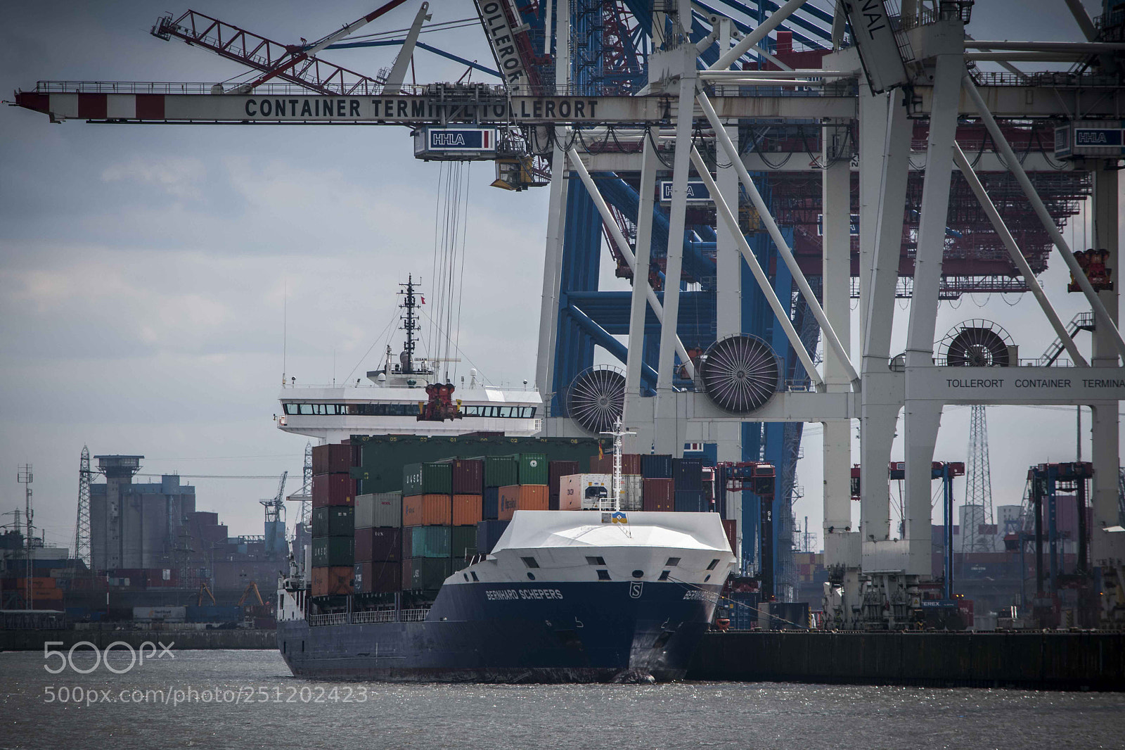 Nikon D5500 sample photo. Hamburger hafen photography