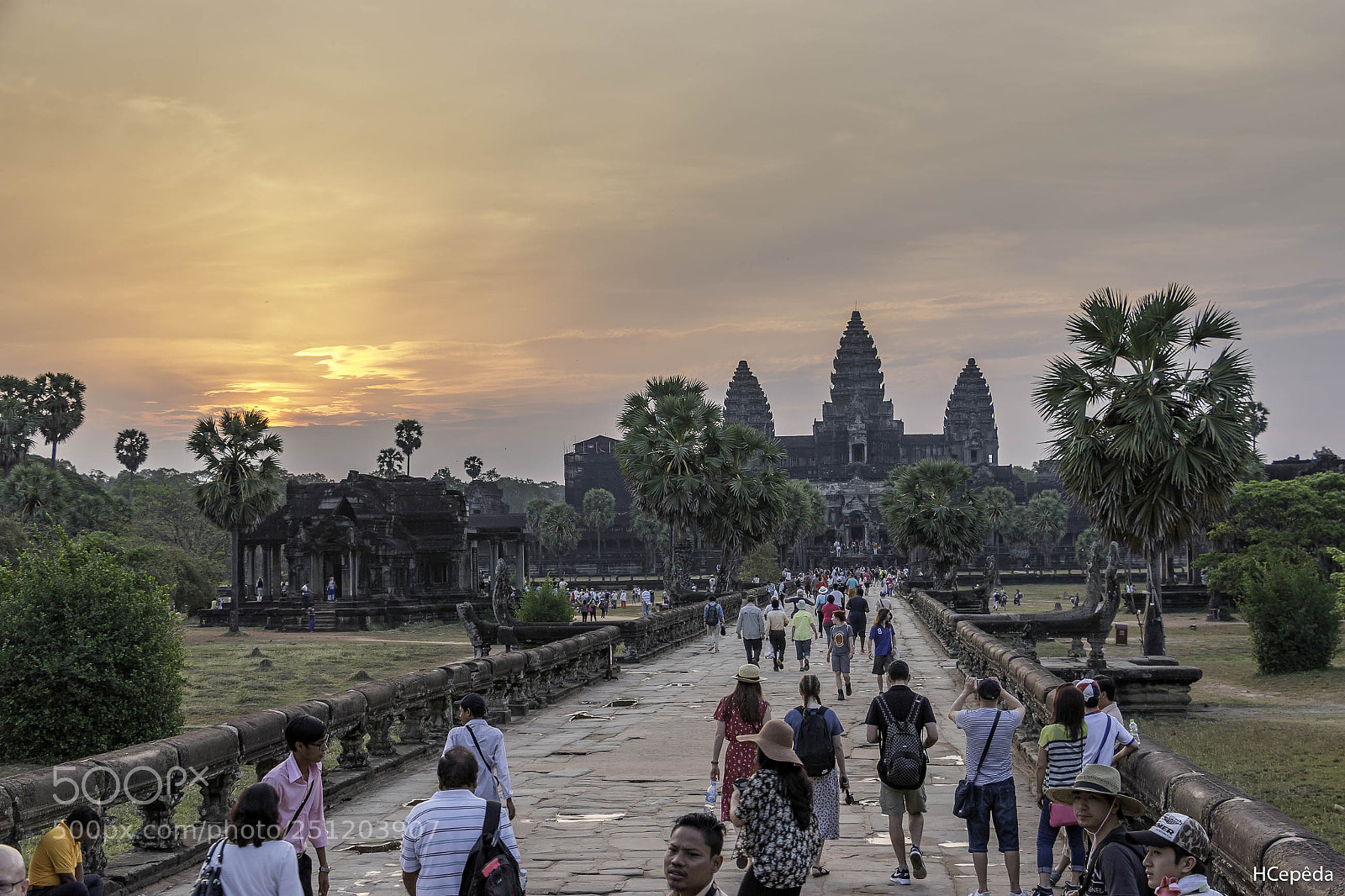 Canon EOS 70D sample photo. Angkor wat sunrise rush photography