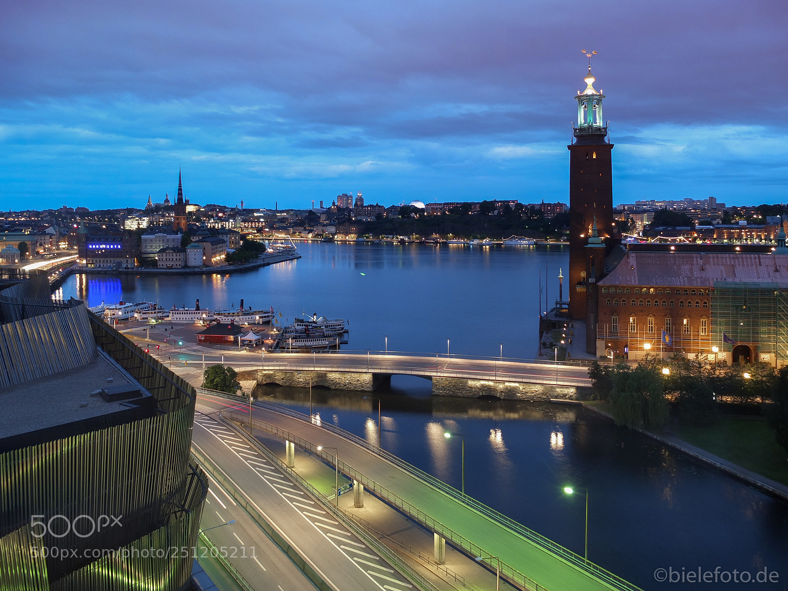 Fujifilm X10 sample photo. Stockholm by night photography