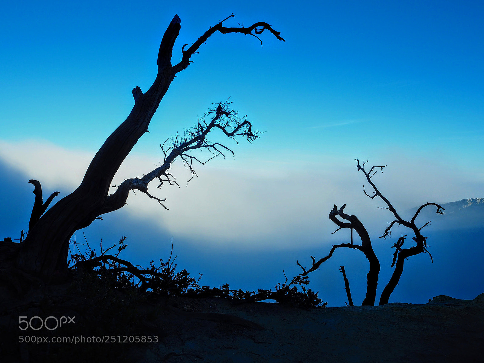 Olympus OM-D E-M10 sample photo. Creepy sunrise at ijen photography