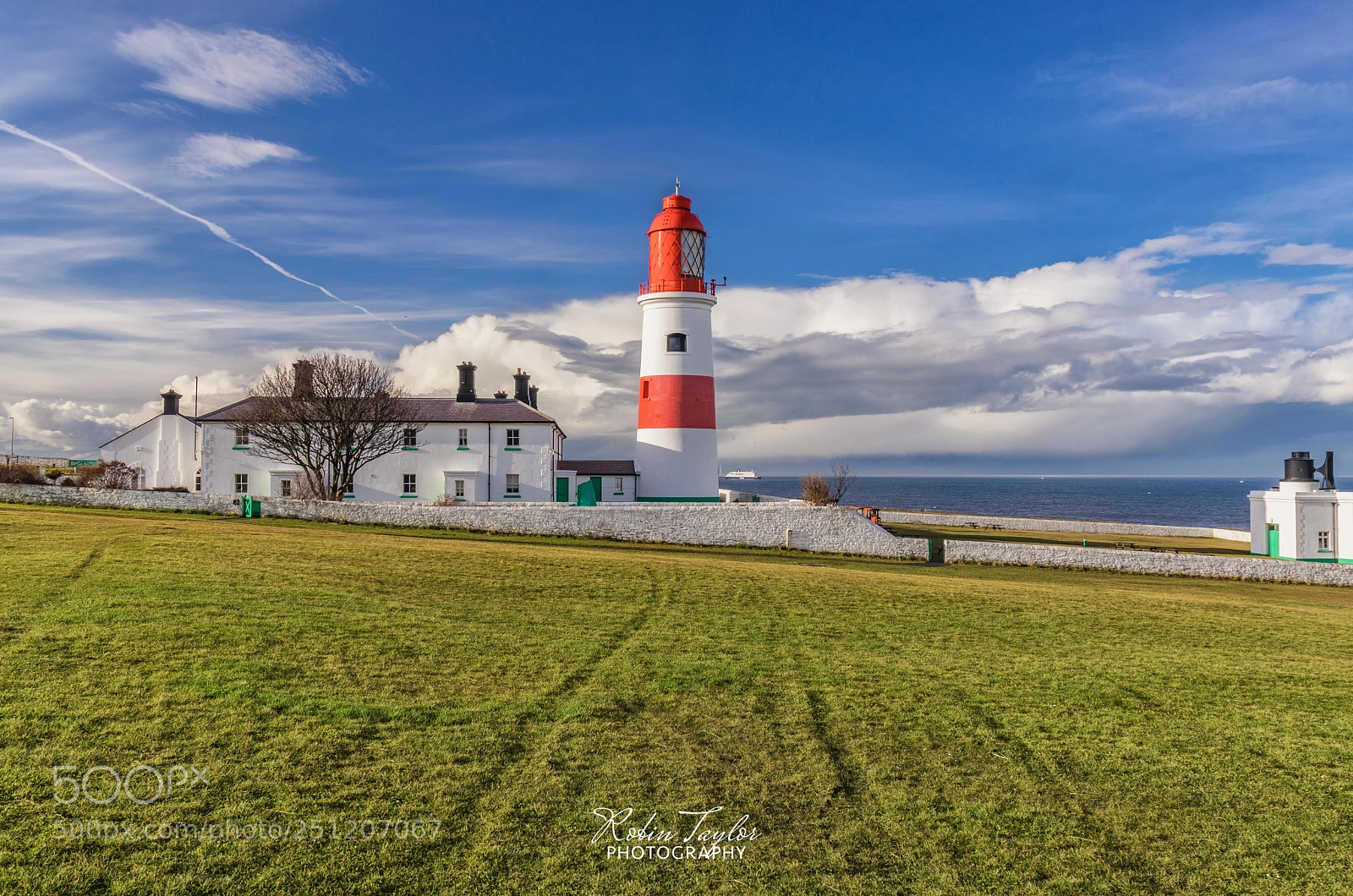 Canon EOS 200D (EOS Rebel SL2 / EOS Kiss X9) sample photo. Souter lighthouse photography