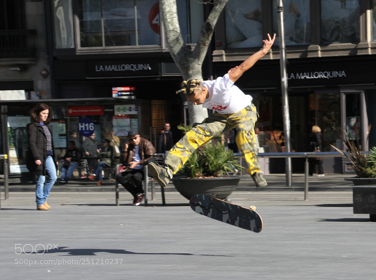 Canon EOS 7D sample photo. Busted photography