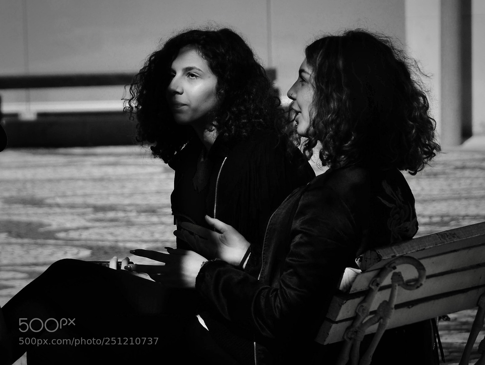 Nikon D5200 sample photo. Girlstalk in portugal photography